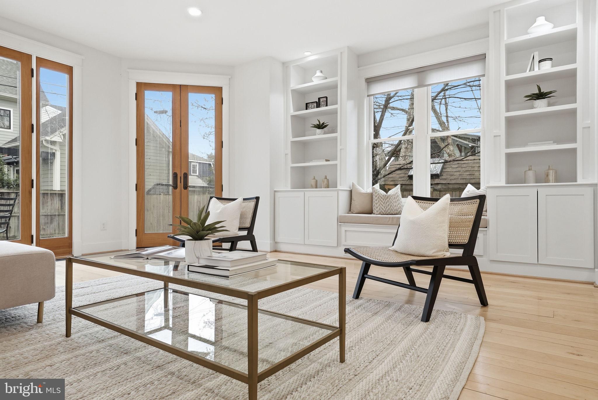 LYON VILLAGE - Residential