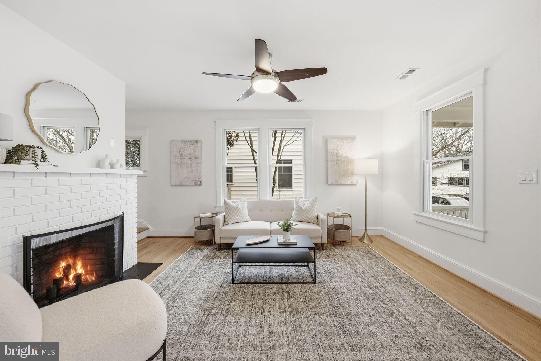 LYON VILLAGE - Residential