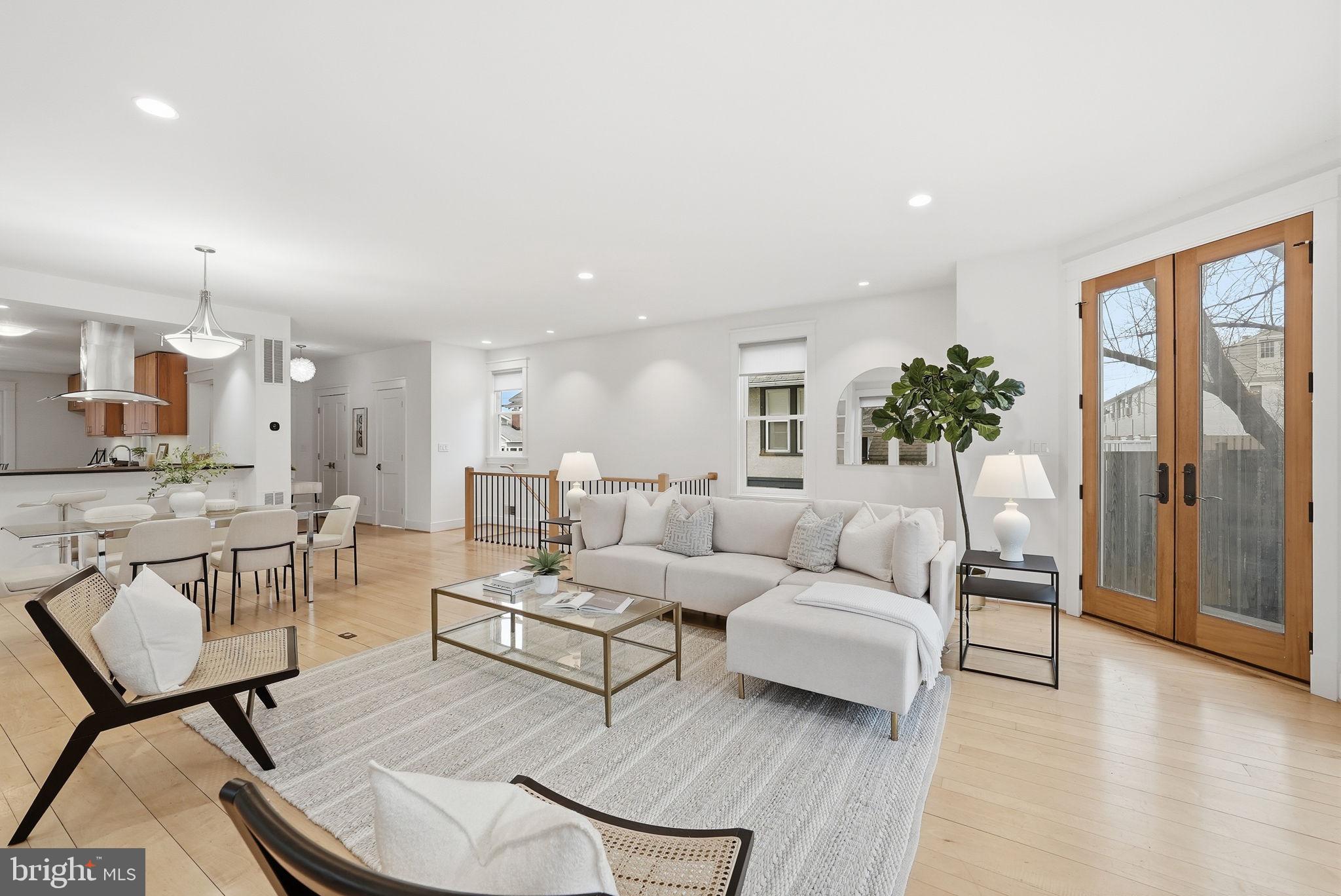 LYON VILLAGE - Residential