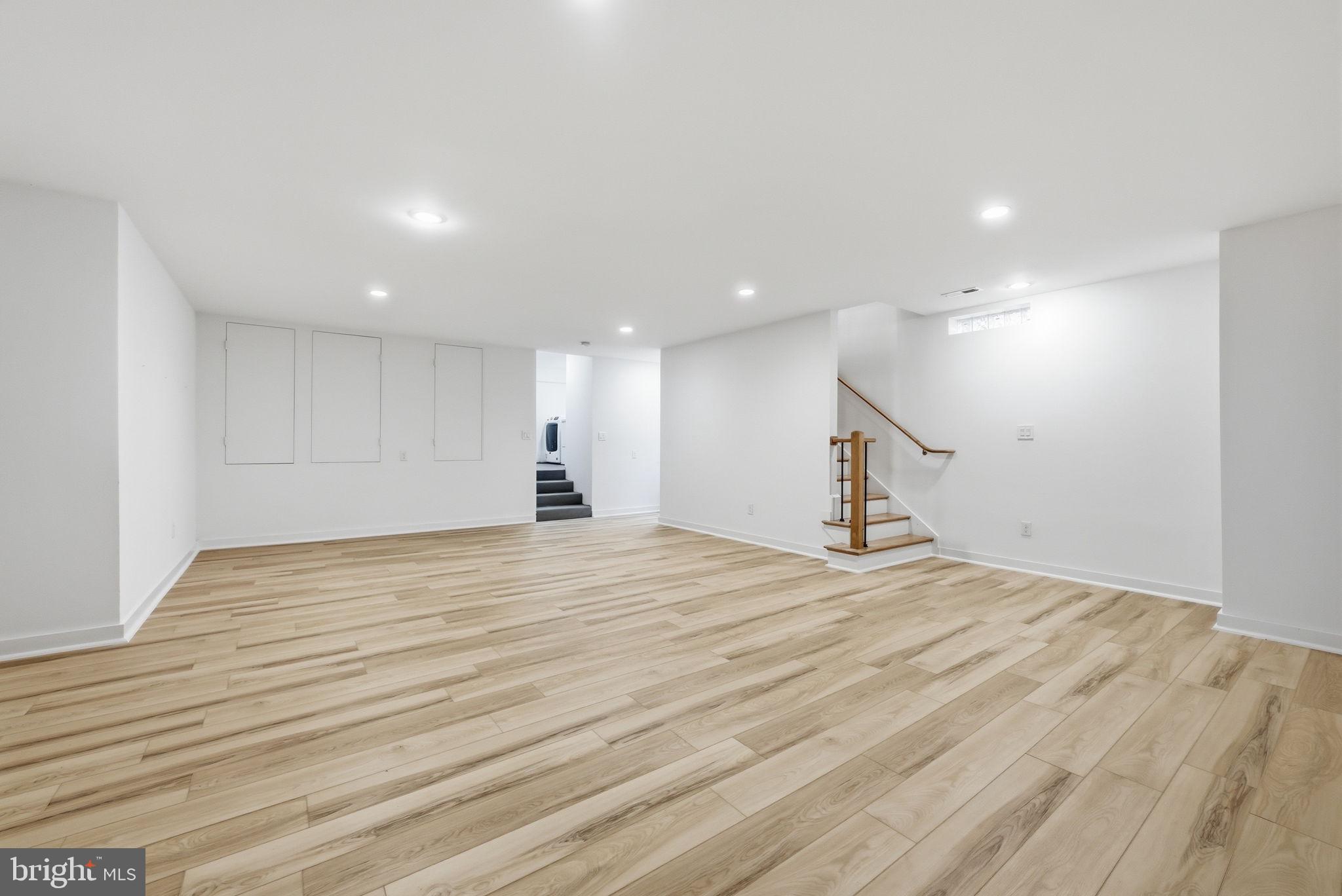 LYON VILLAGE - Residential