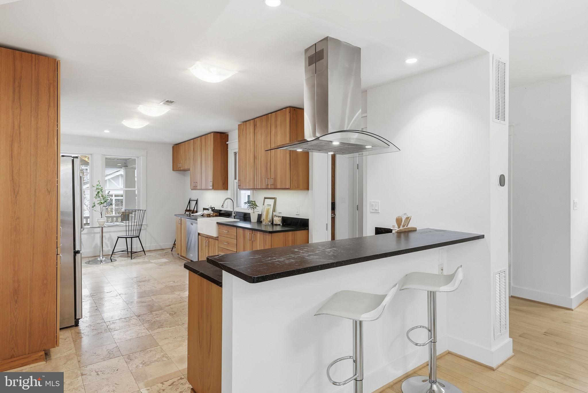 LYON VILLAGE - Residential