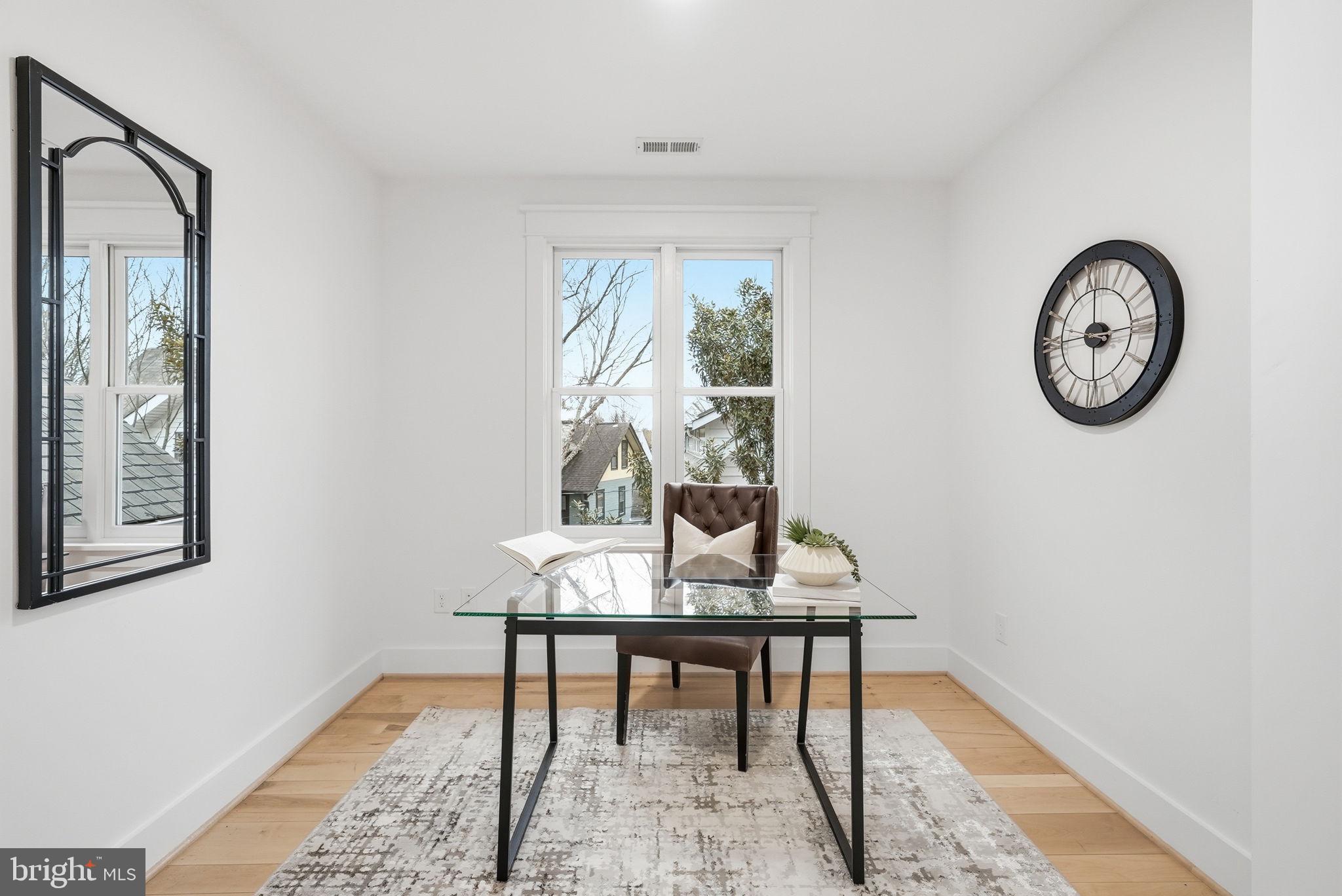 LYON VILLAGE - Residential