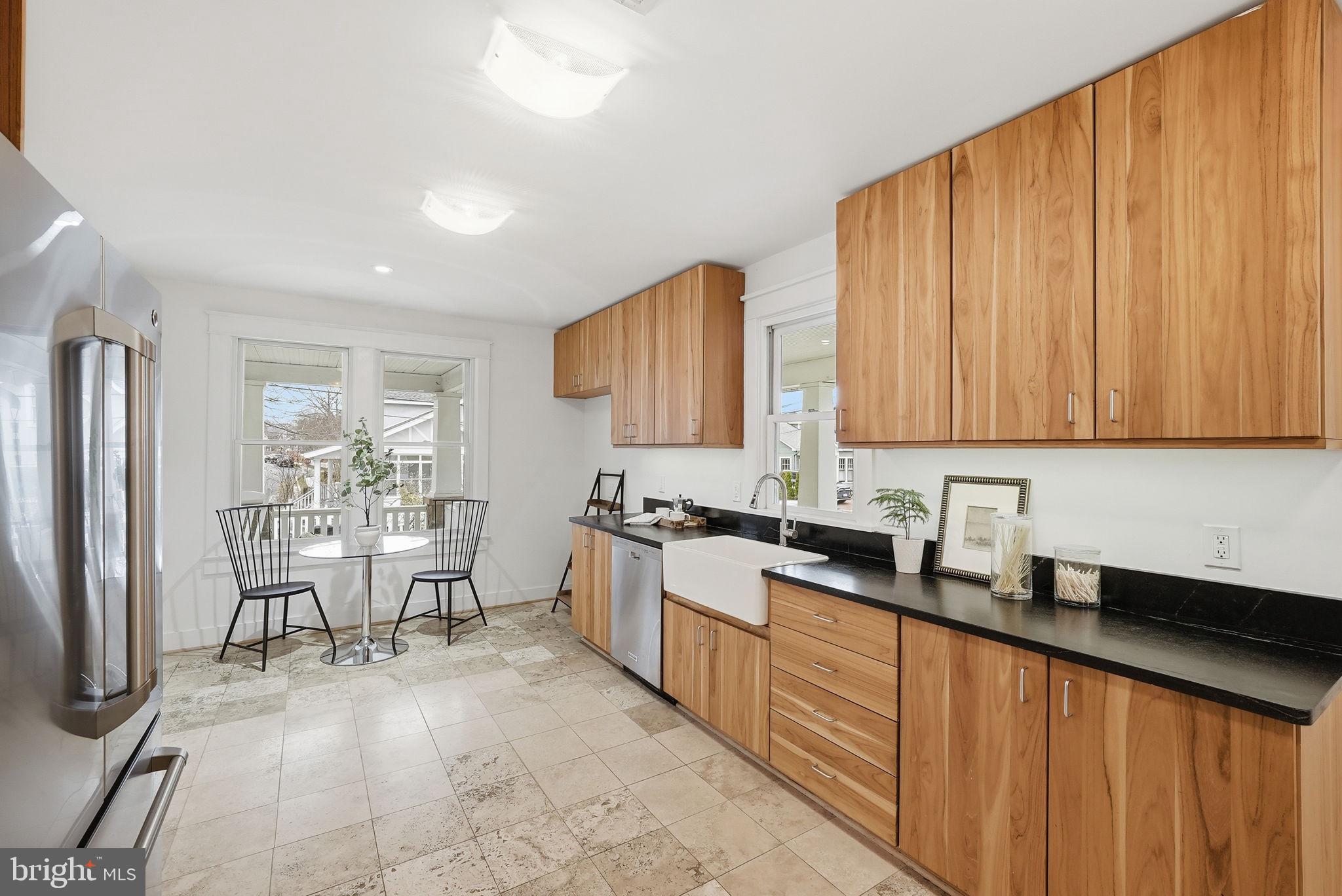 LYON VILLAGE - Residential