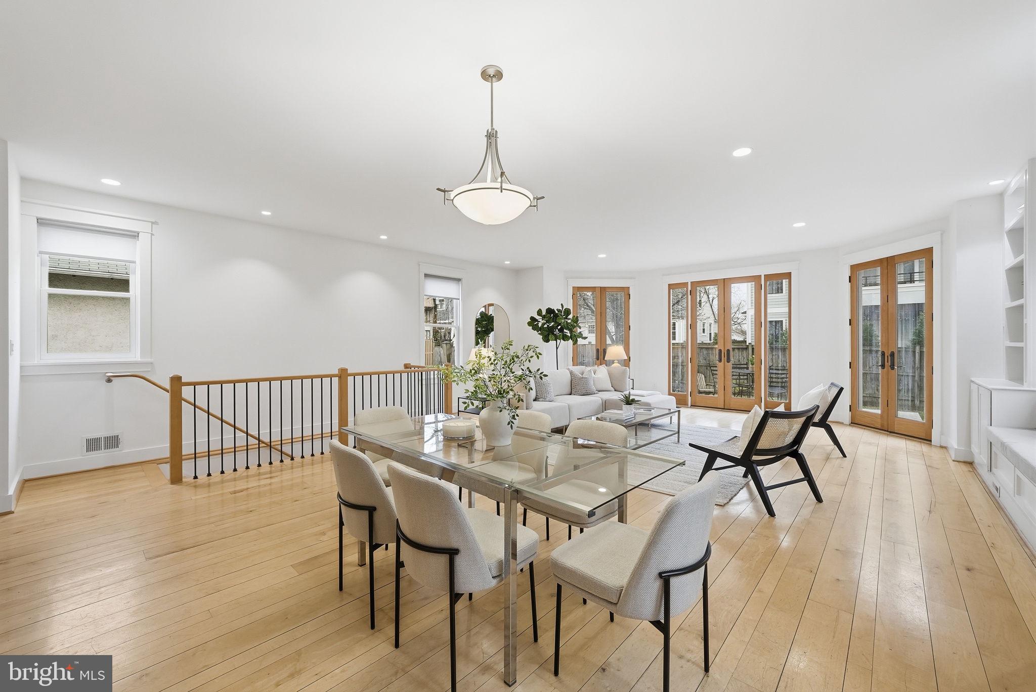 LYON VILLAGE - Residential