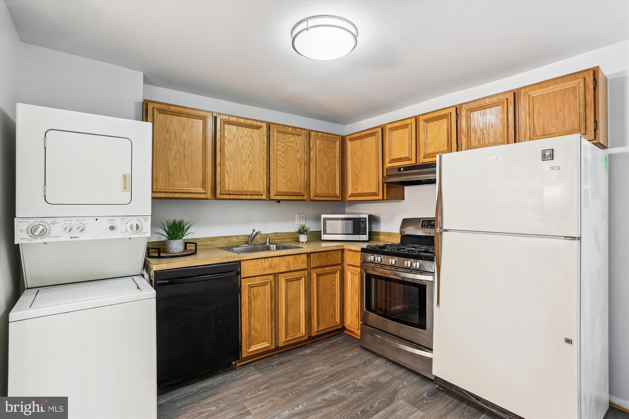 NORMANDIE ON THE LAKE I - Residential