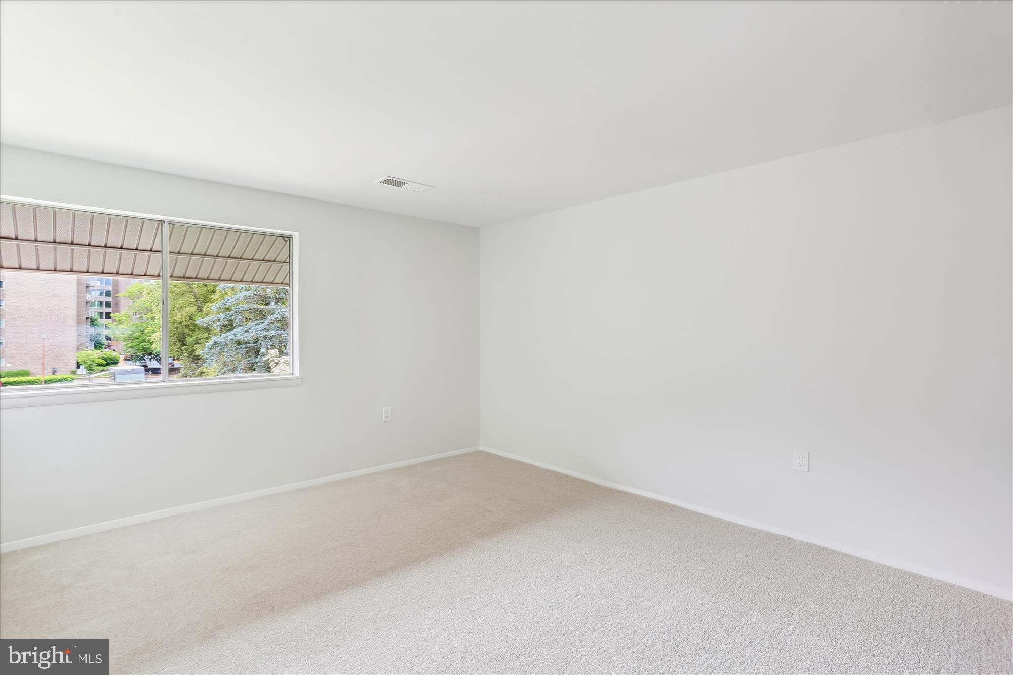 NORMANDIE ON THE LAKE I - Residential