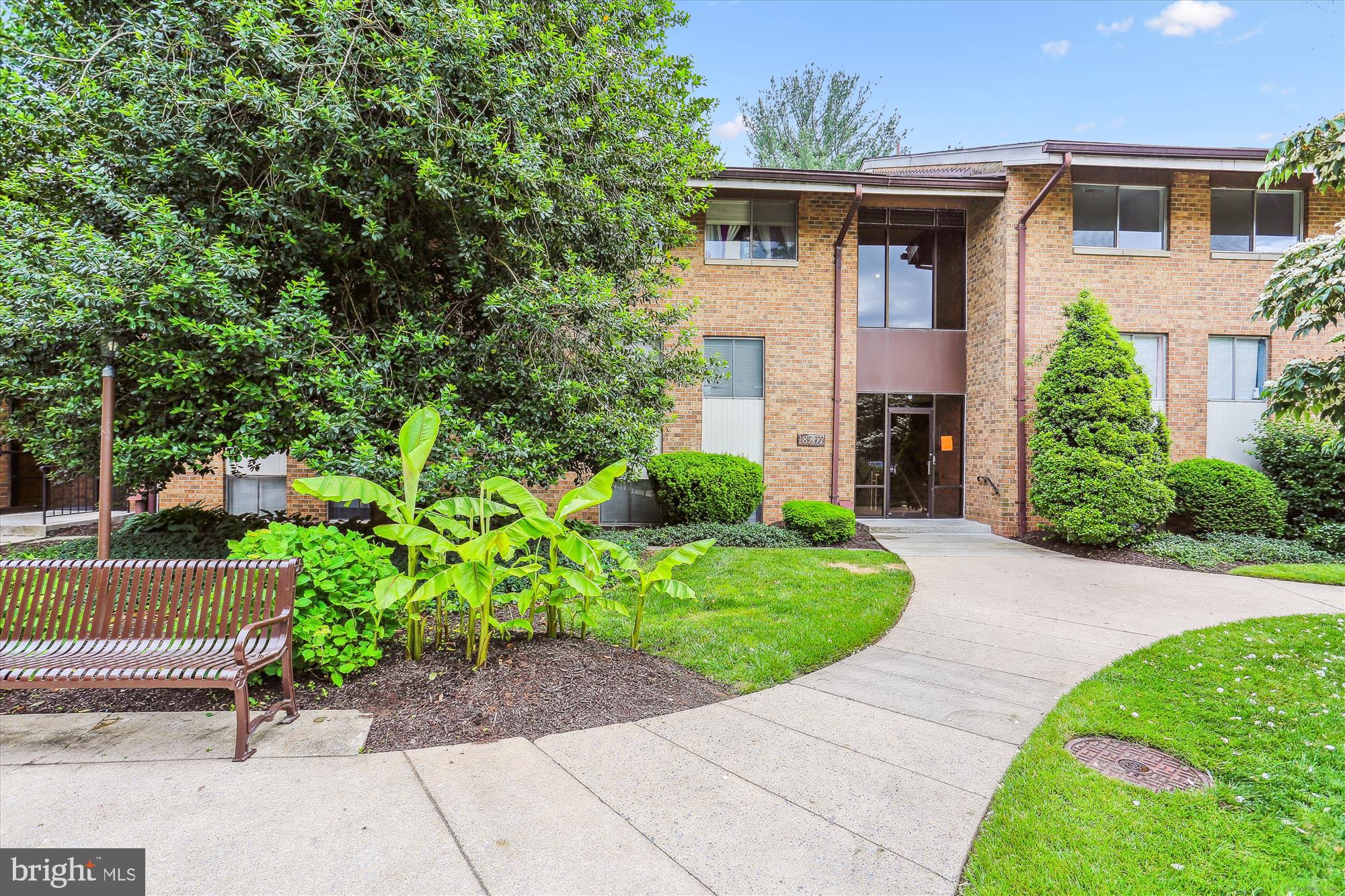 NORMANDIE ON THE LAKE I - Residential