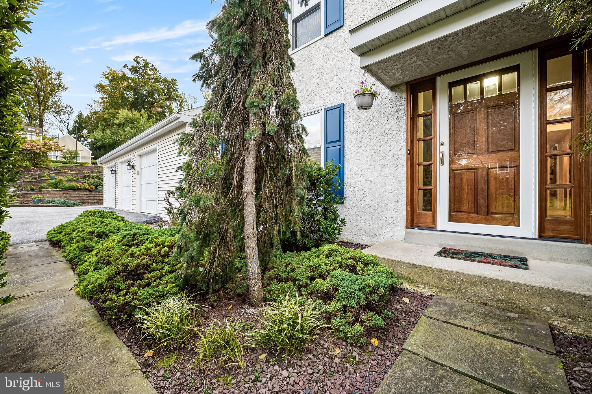 6 OAK GLEN DRIVE