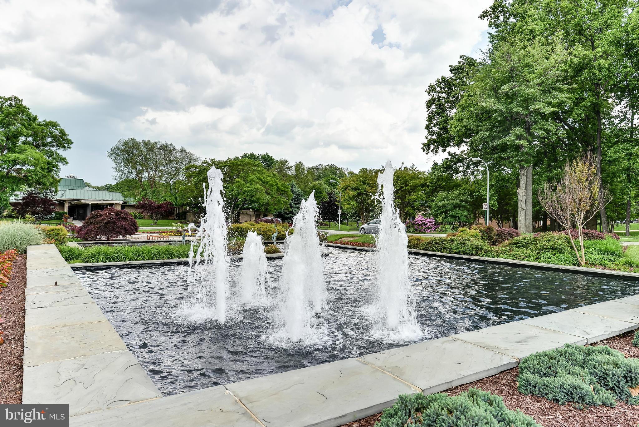 VANTAGE POINT EAST @ LEISURE WORLD - Residential