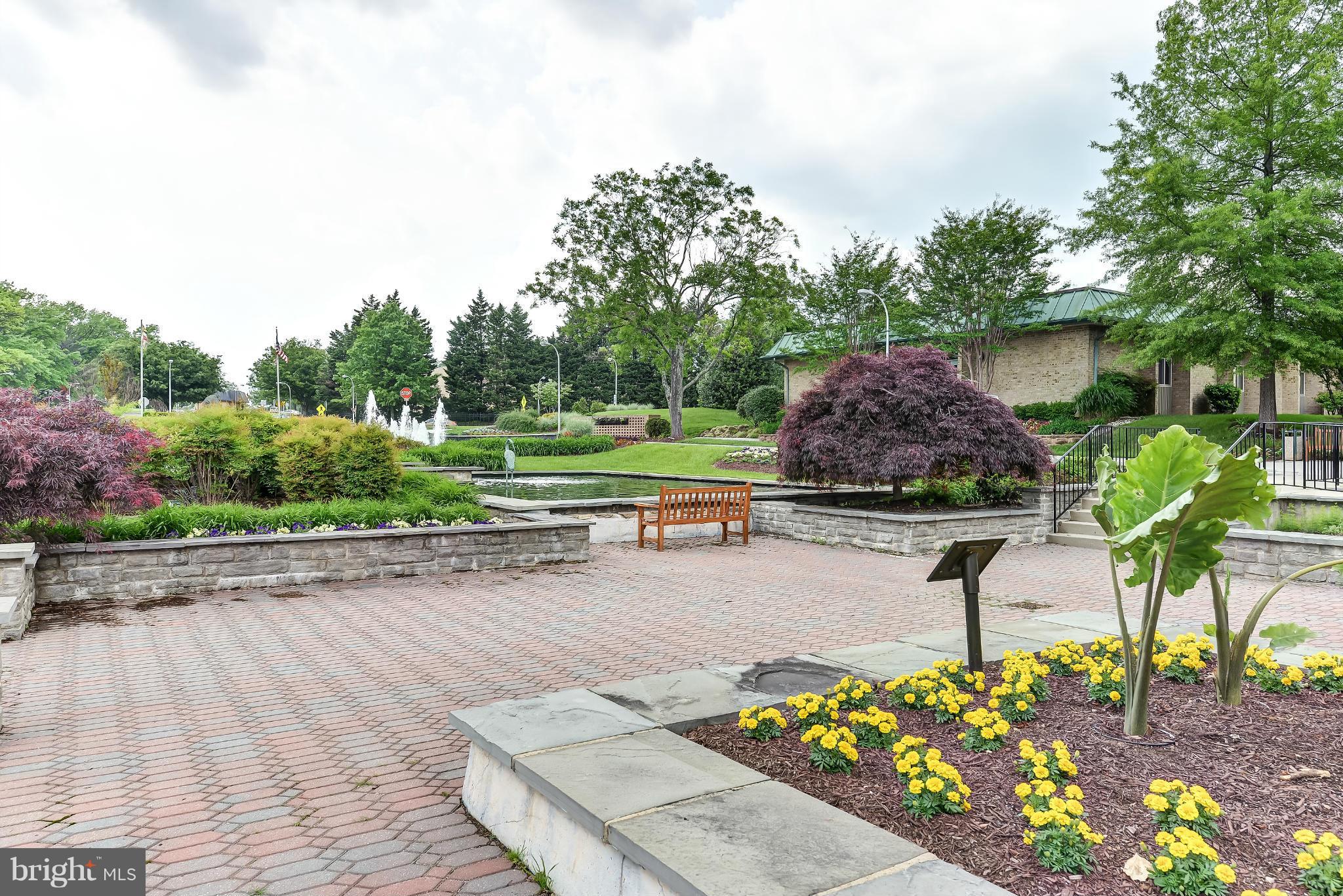 VANTAGE POINT EAST @ LEISURE WORLD - Residential