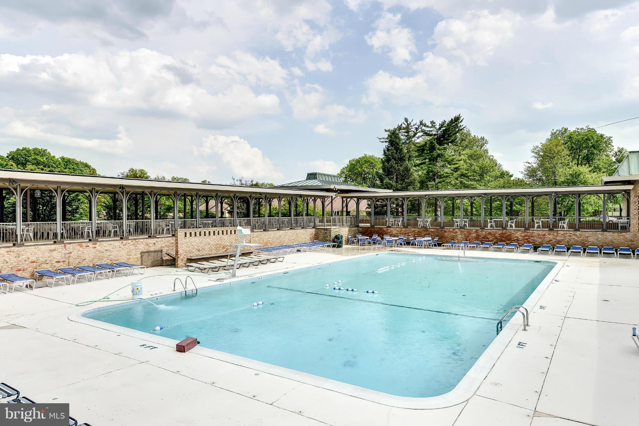 VANTAGE POINT EAST @ LEISURE WORLD - Residential