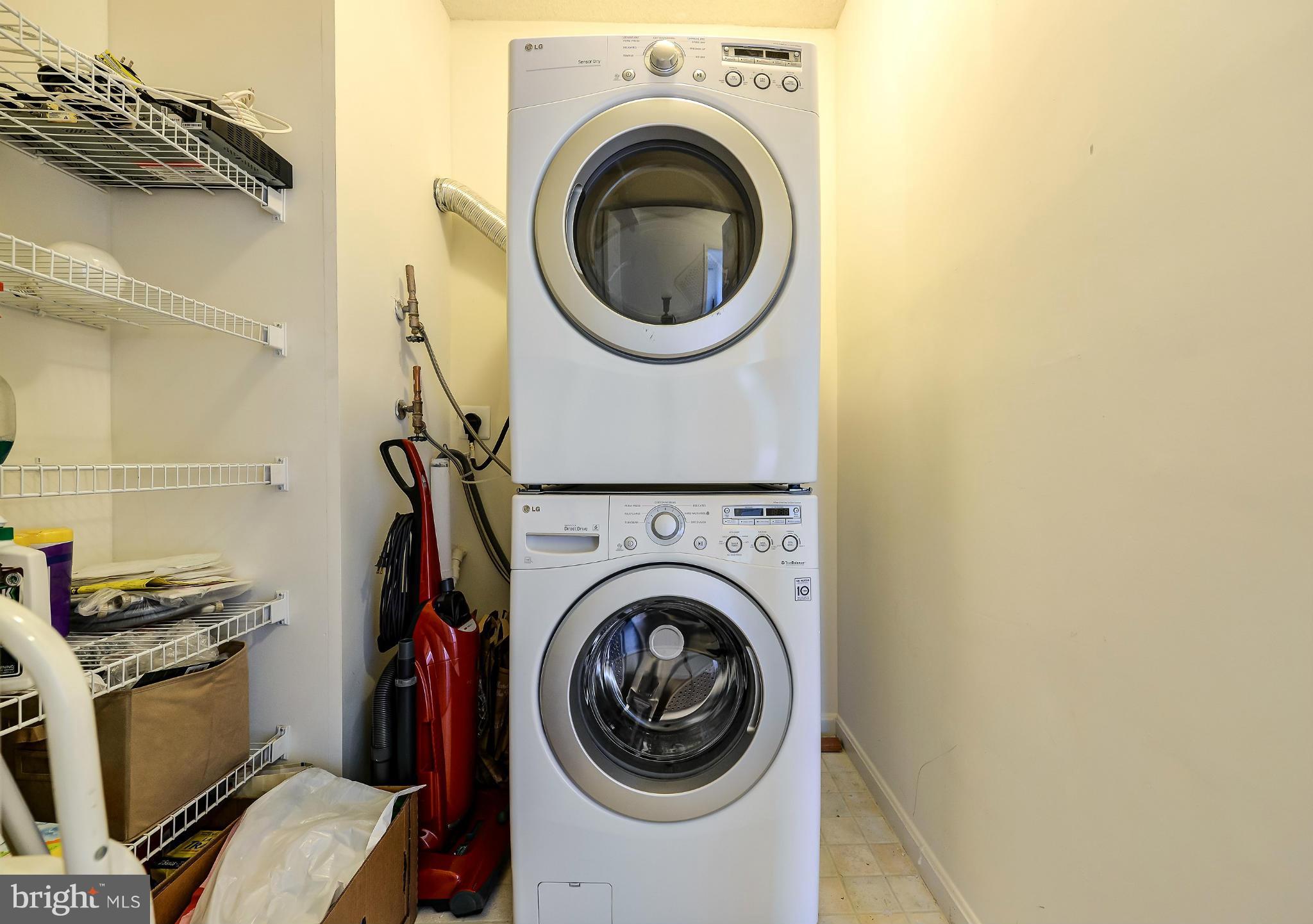 VANTAGE POINT EAST @ LEISURE WORLD - Residential