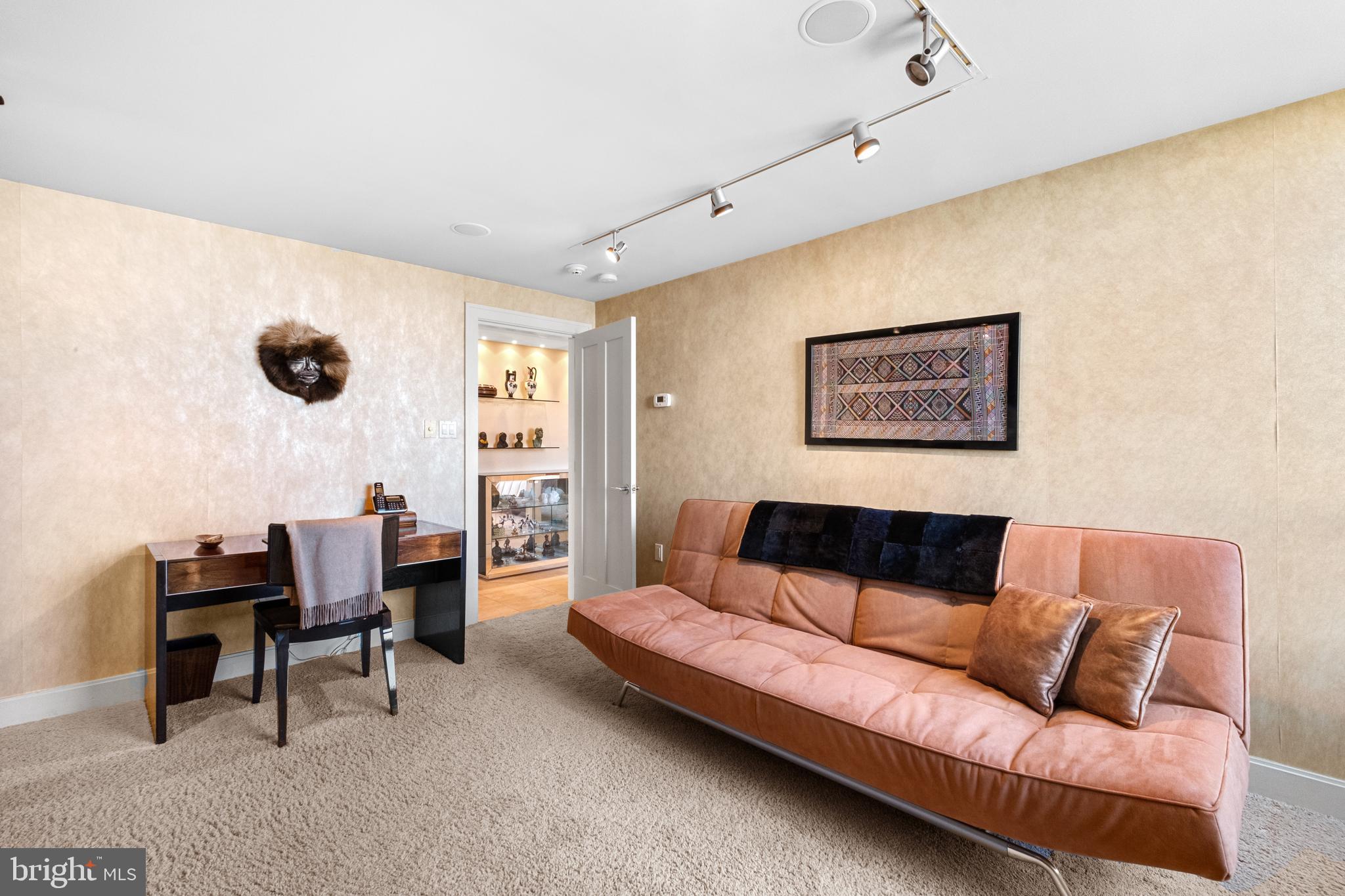 WASHINGTON SQ - Residential