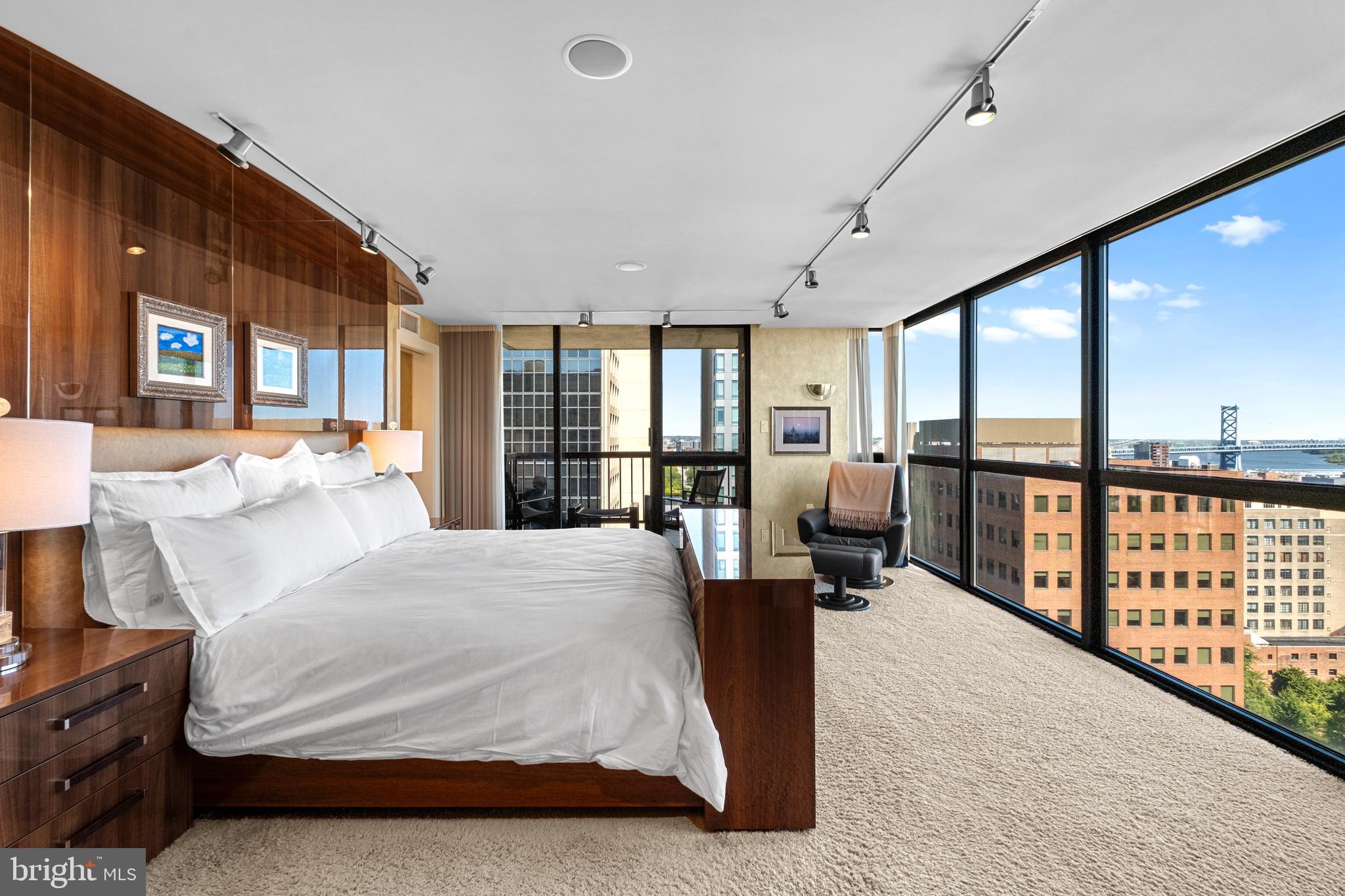 WASHINGTON SQ - Residential