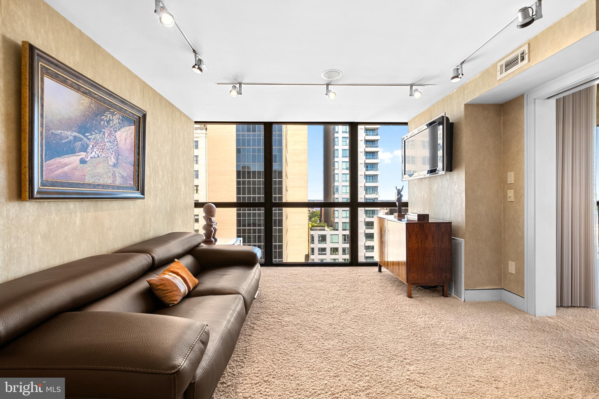 WASHINGTON SQ - Residential