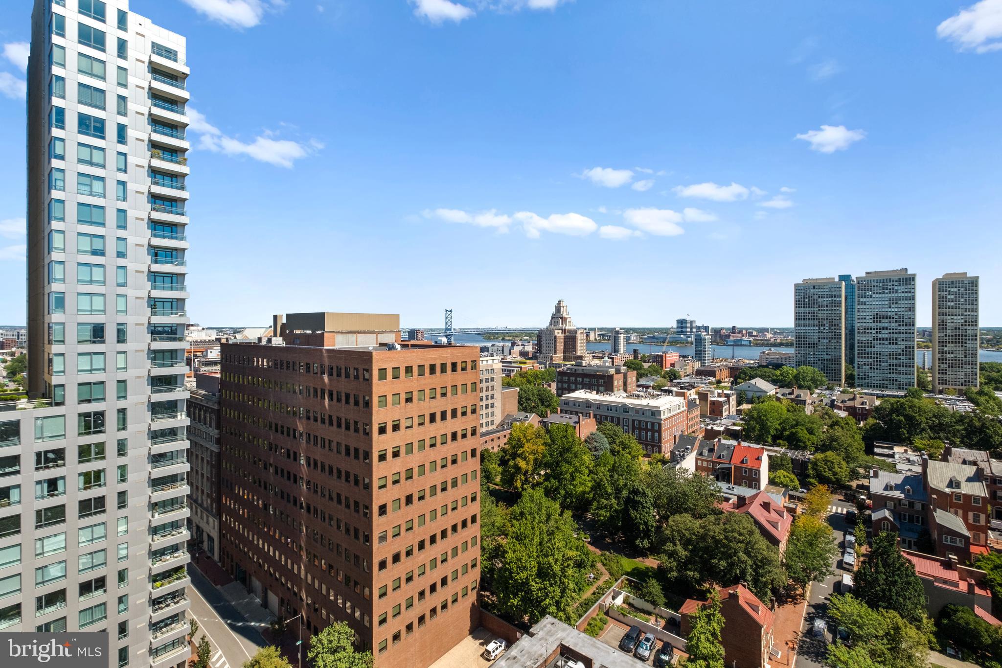 WASHINGTON SQ - Residential