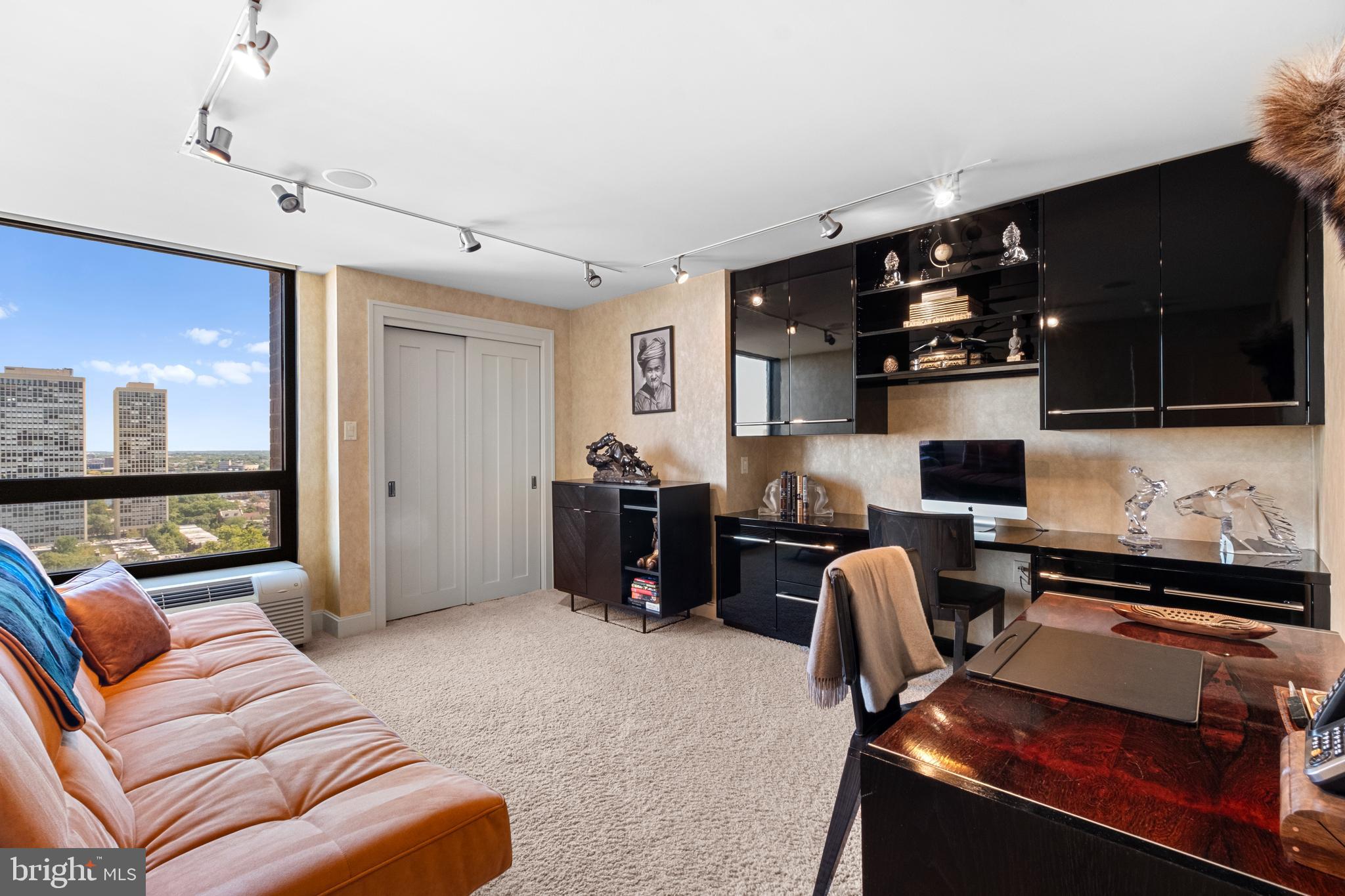 WASHINGTON SQ - Residential