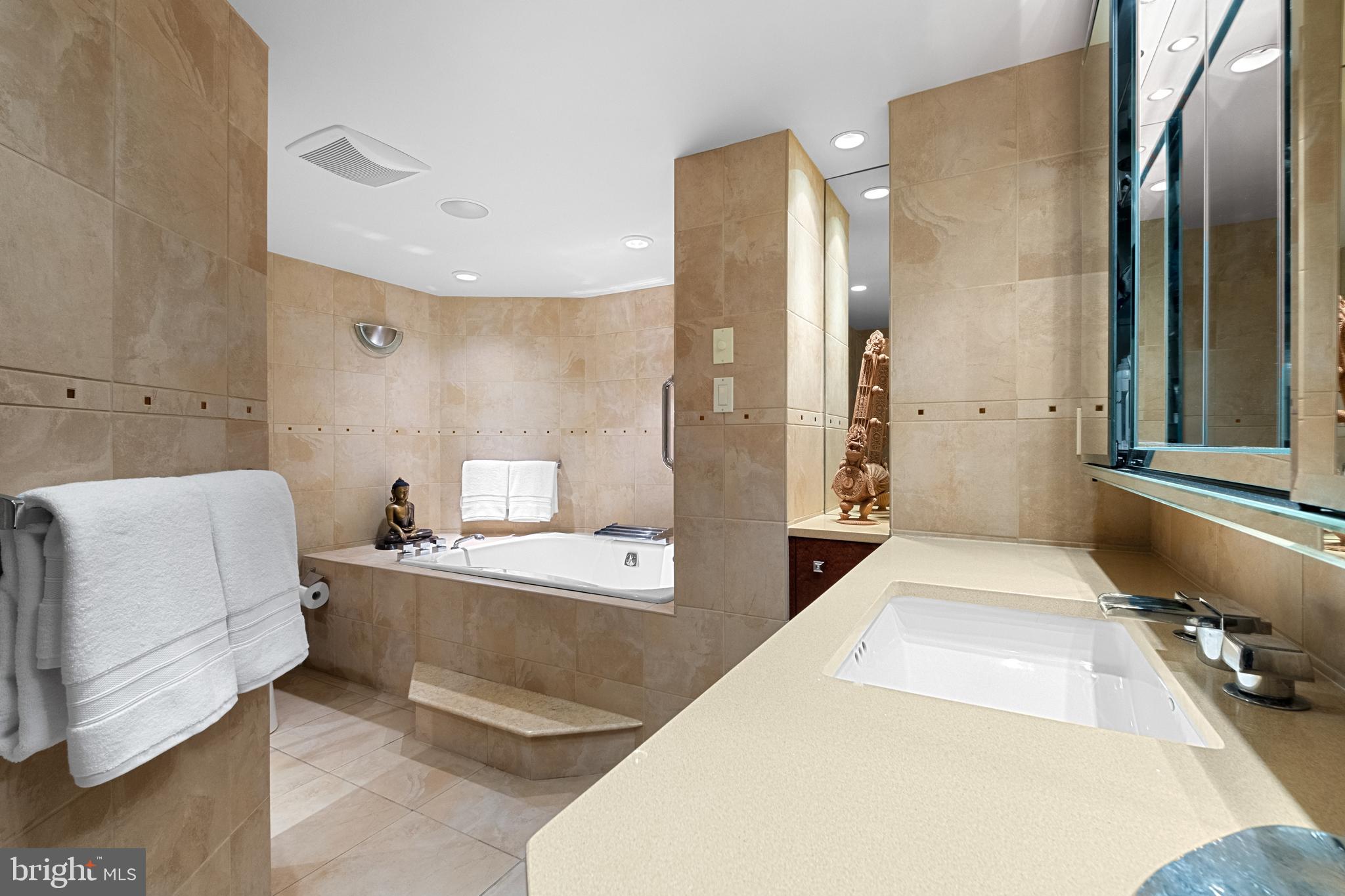 WASHINGTON SQ - Residential