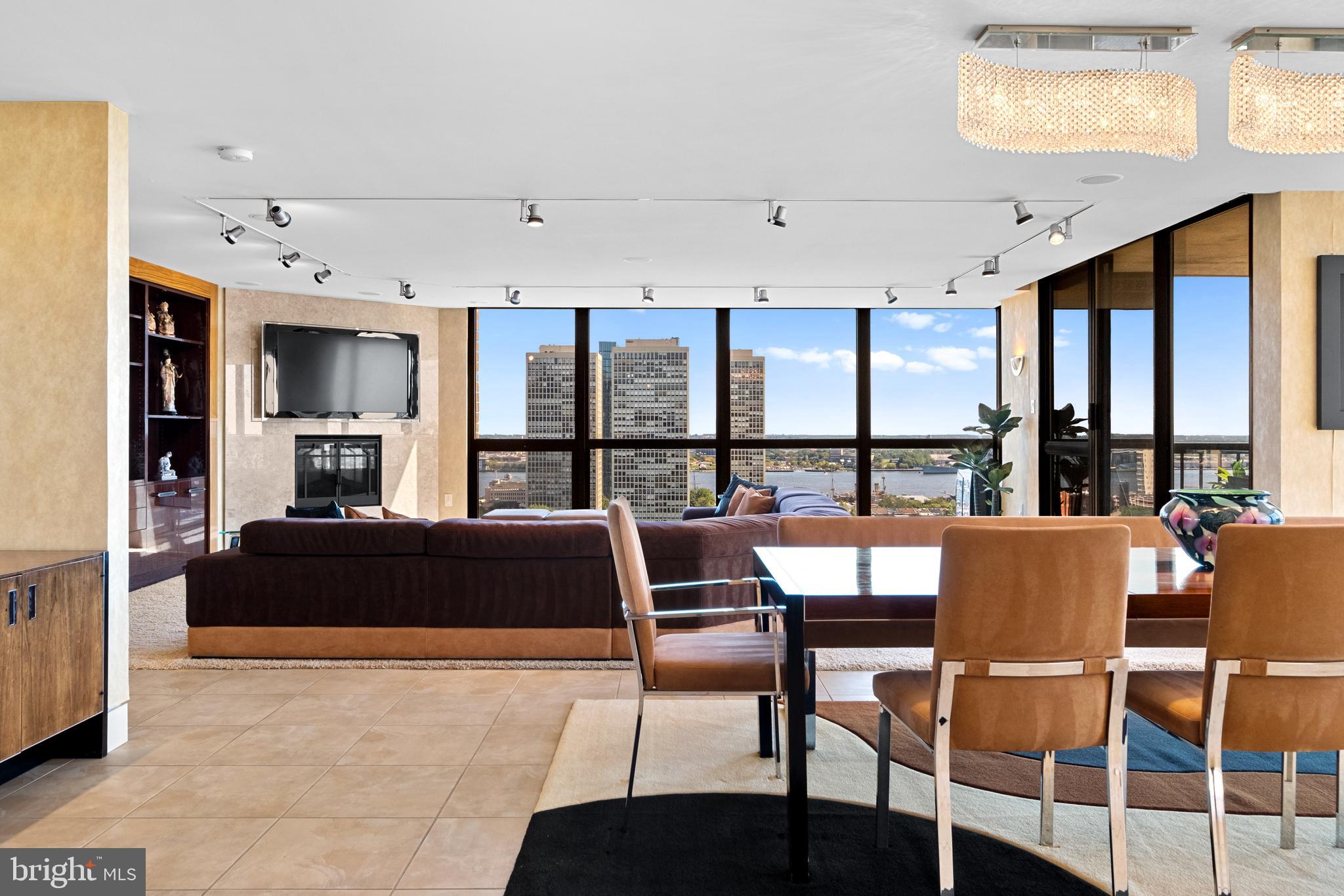 WASHINGTON SQ - Residential