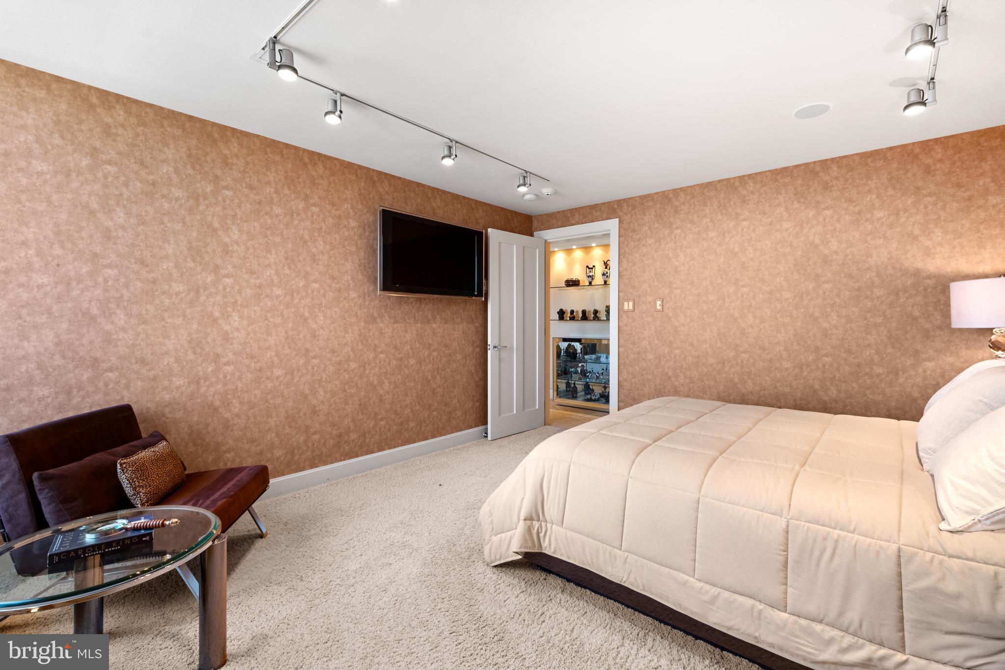 WASHINGTON SQ - Residential