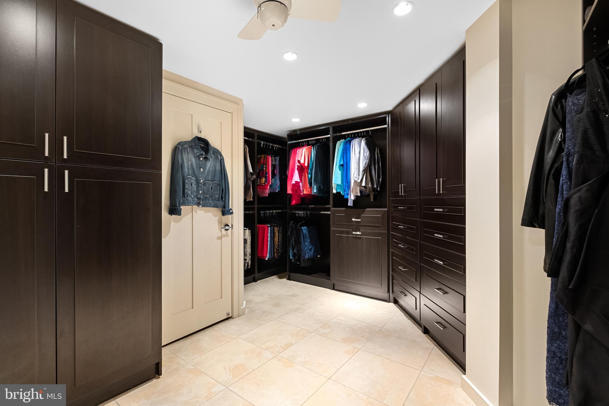 WASHINGTON SQ - Residential