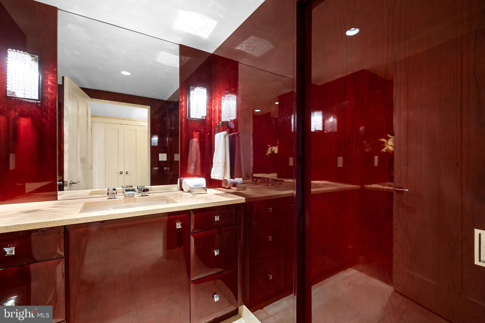 WASHINGTON SQ - Residential