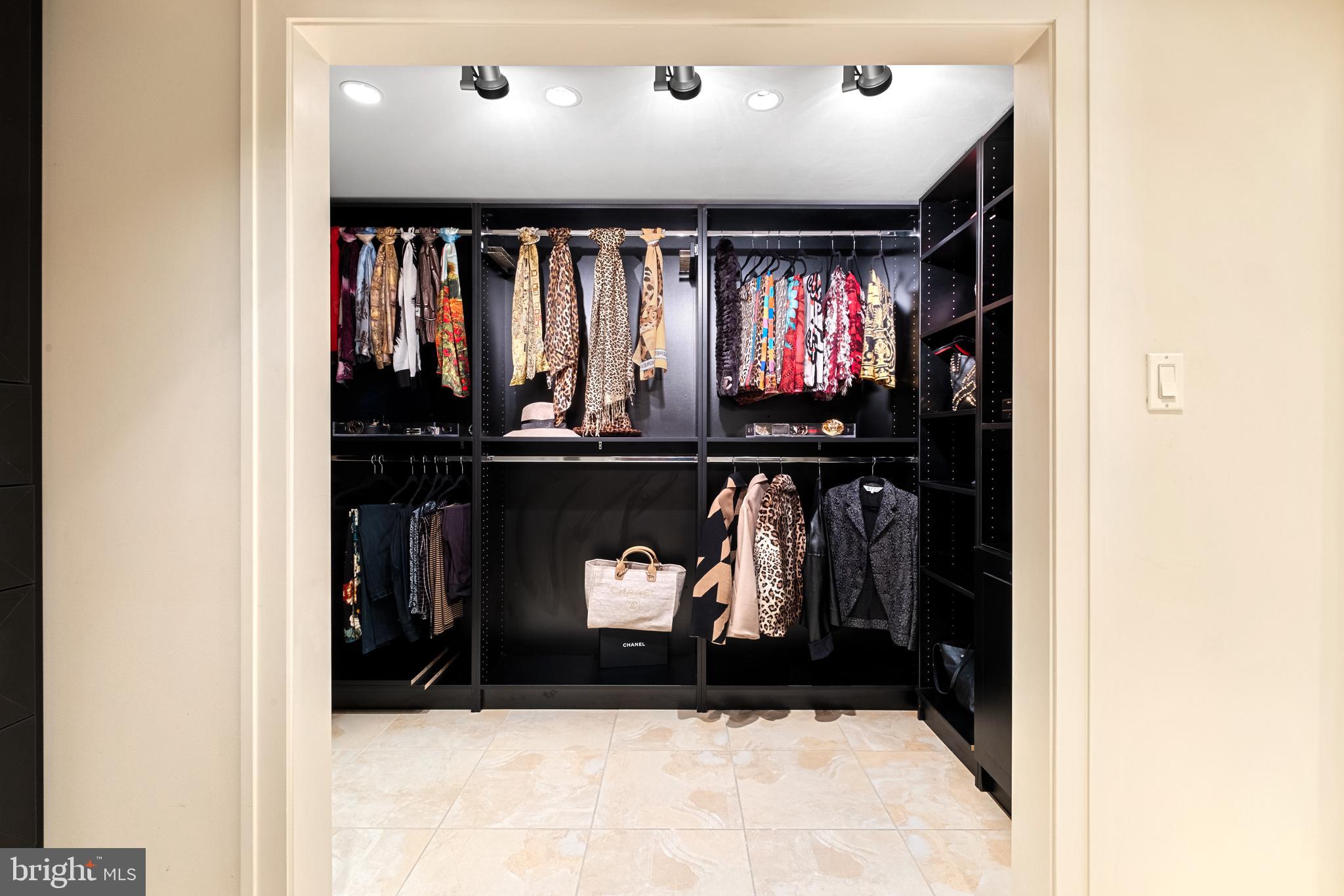 WASHINGTON SQ - Residential