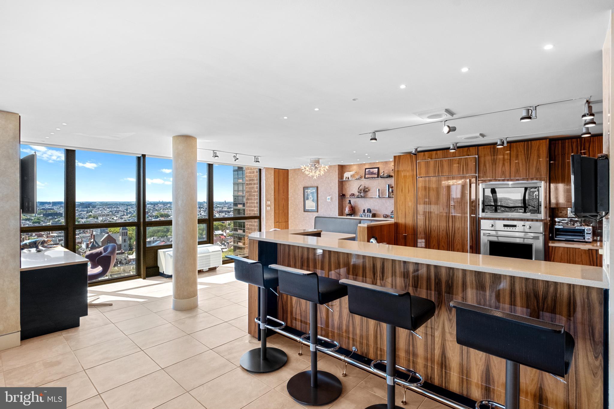 WASHINGTON SQ - Residential