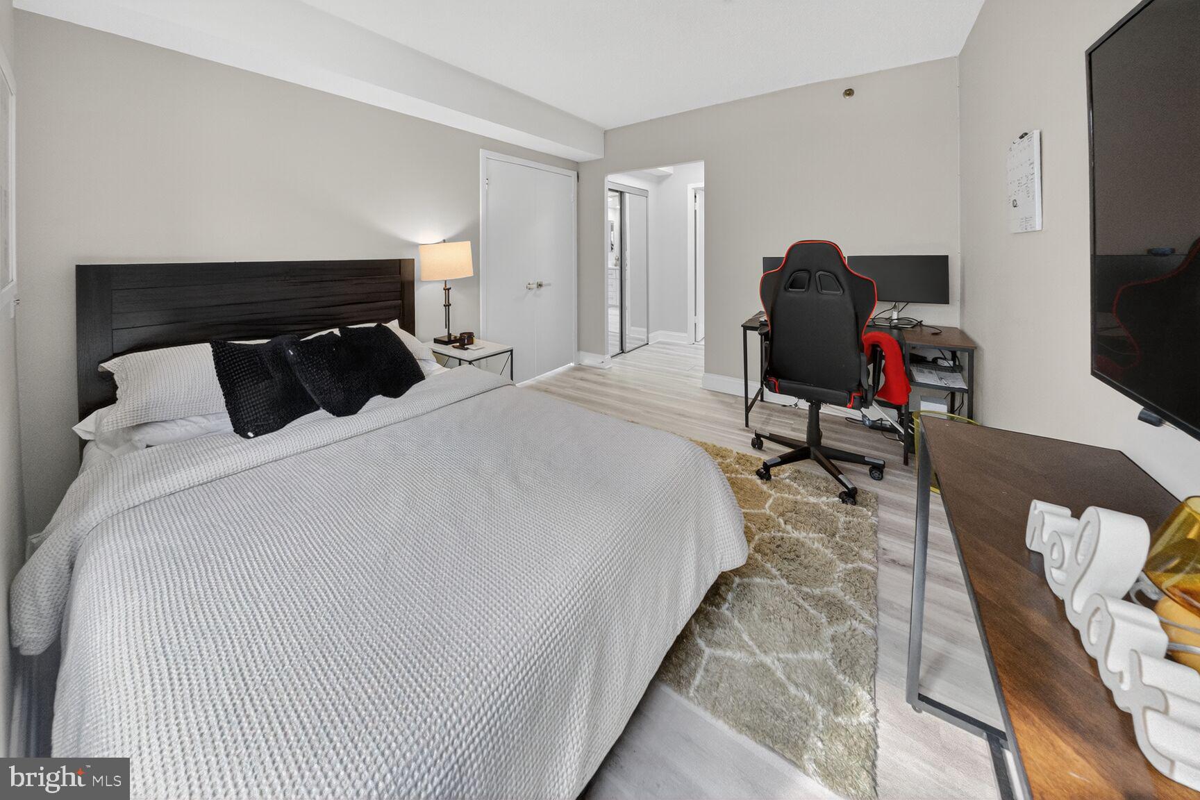 SKYLINE SQUARE CONDO - Residential