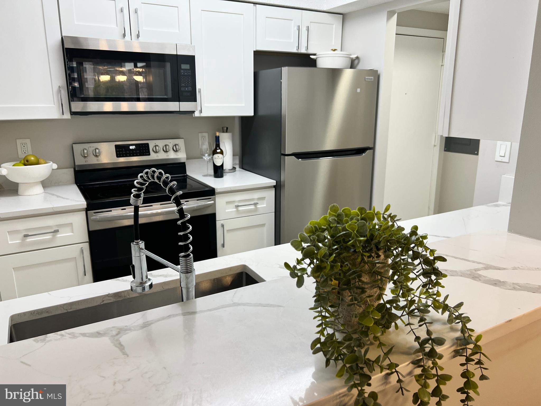 5505 SEMINARY ROAD 118N