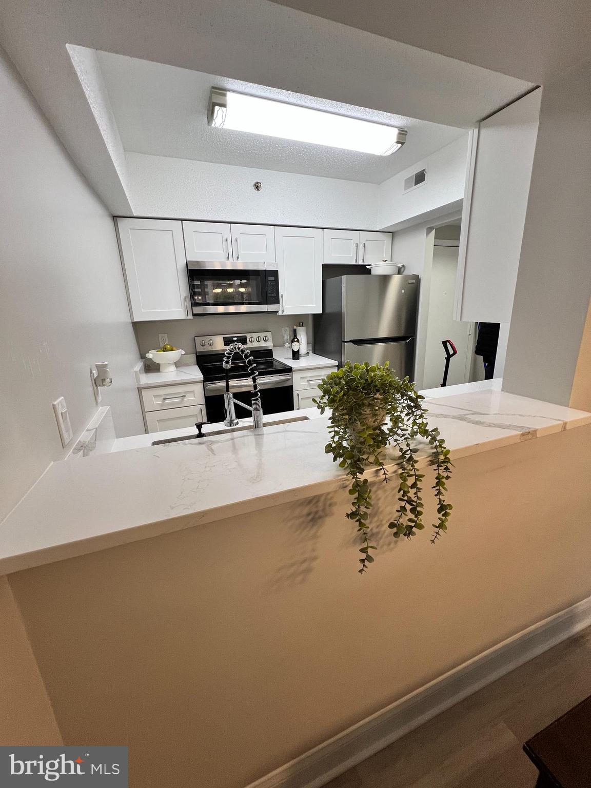 SKYLINE SQUARE CONDO - Residential