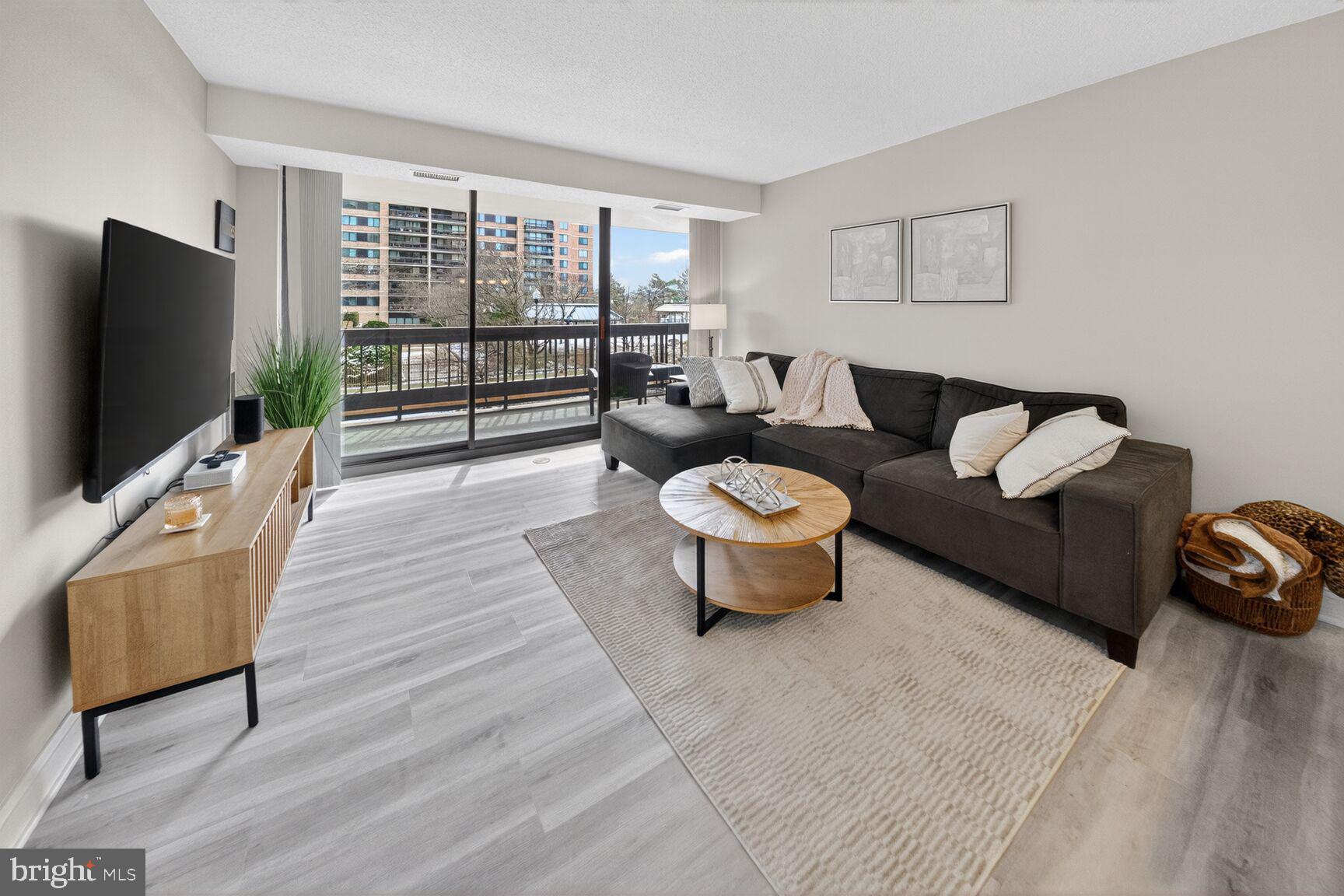 SKYLINE SQUARE CONDO - Residential