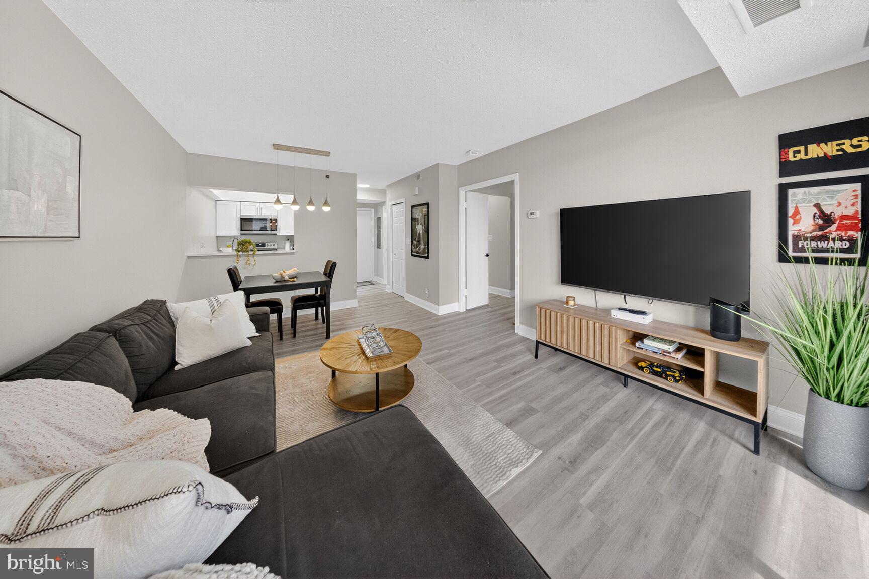 SKYLINE SQUARE CONDO - Residential