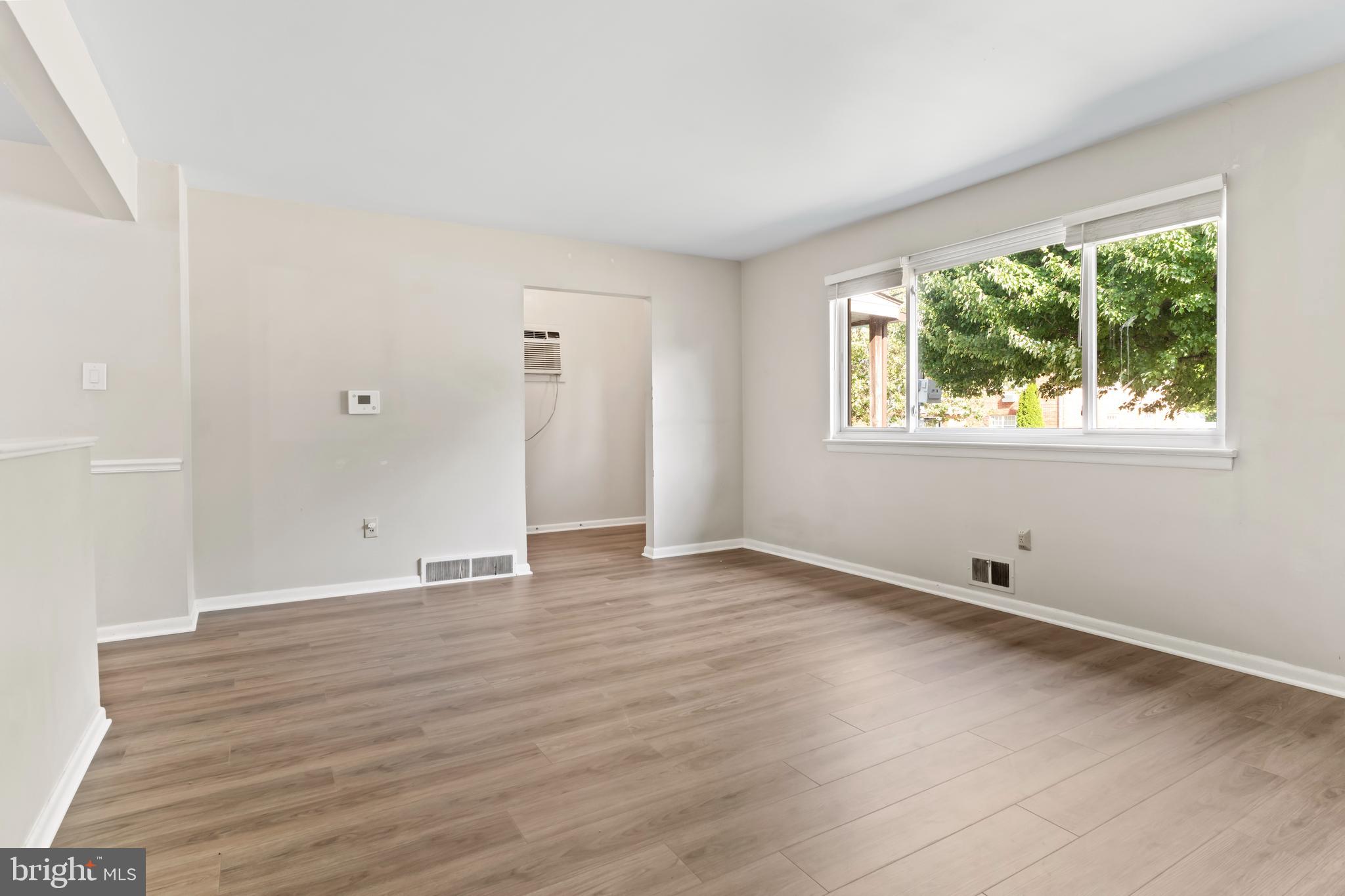 11 W DULLES DRIVE