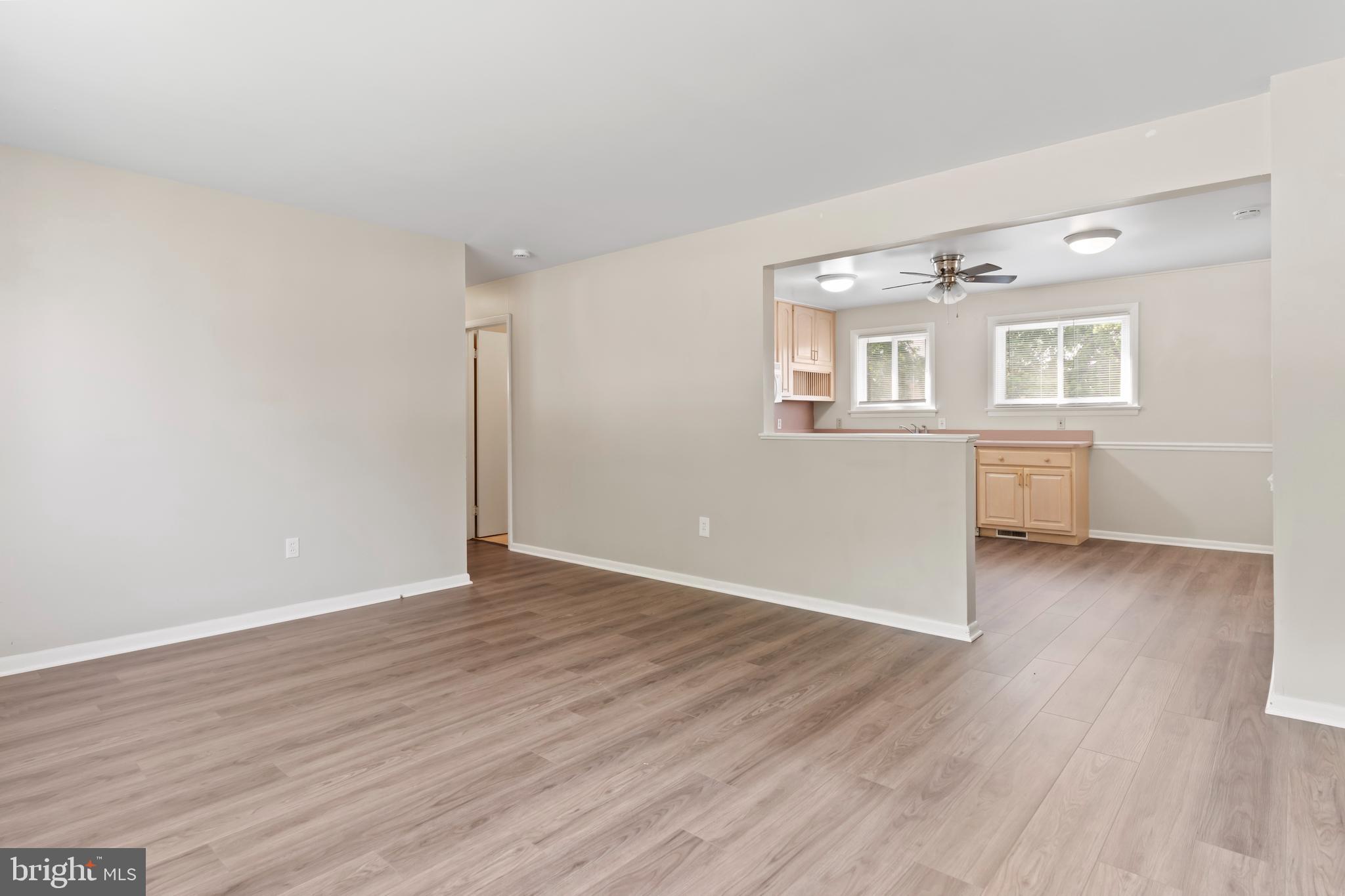 11 W DULLES DRIVE