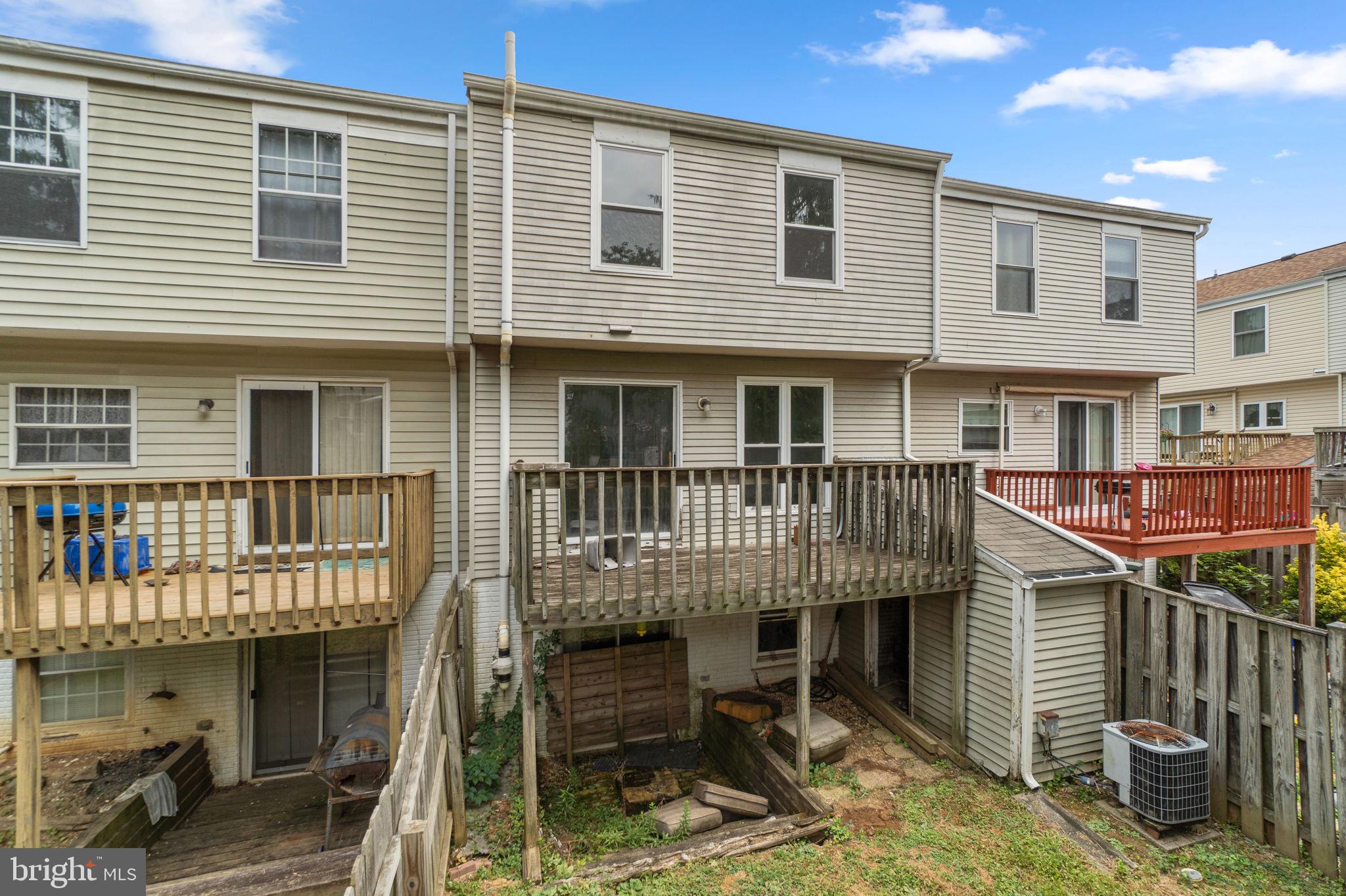 1848 MURDOCK COURT