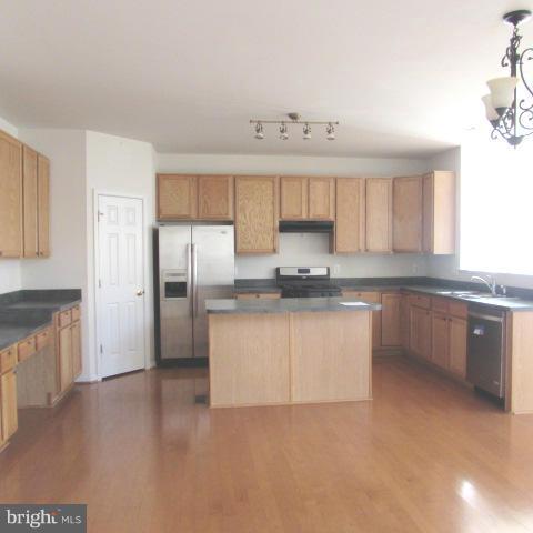 SARATOGA HUNT - Residential