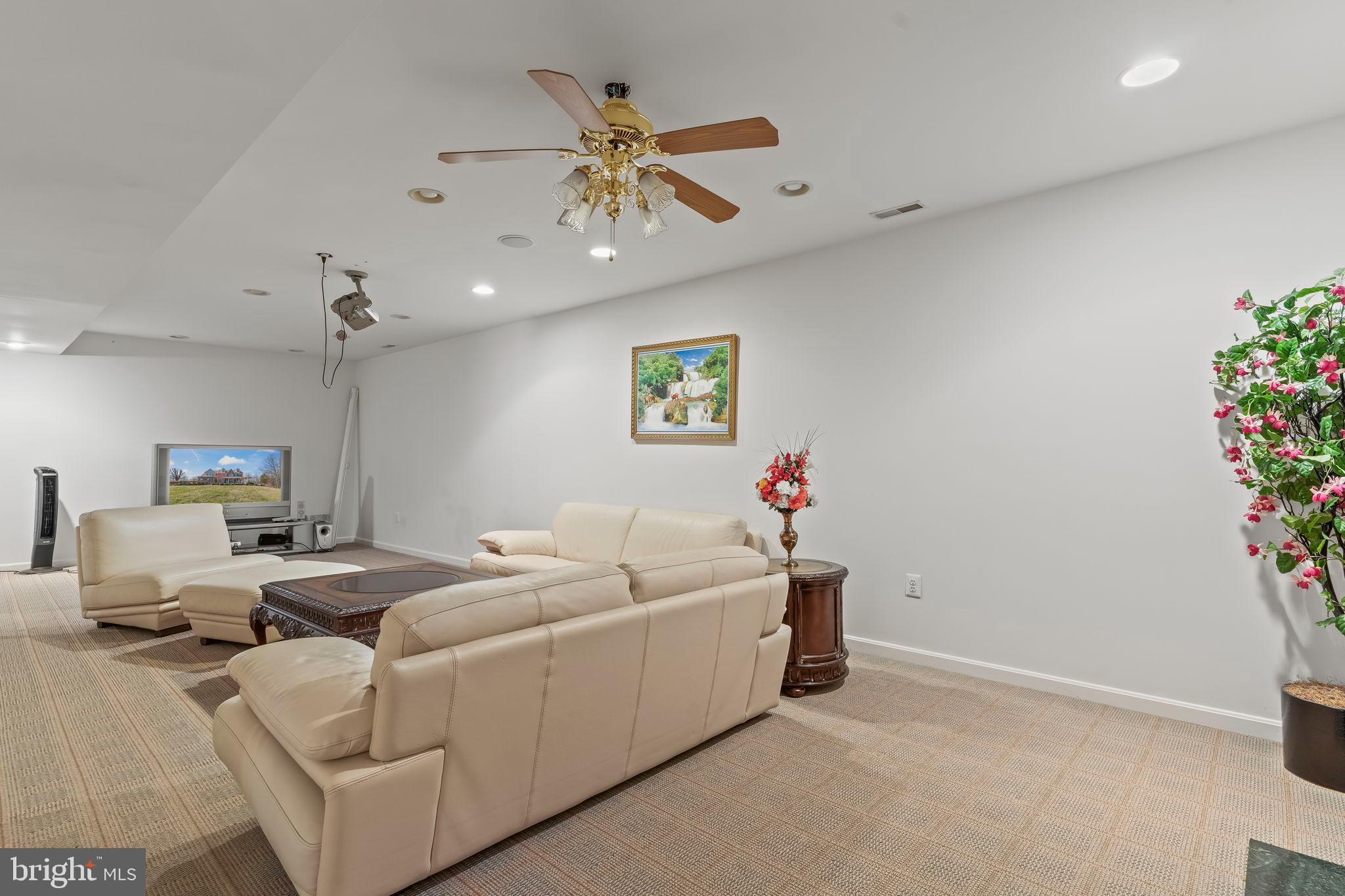 CROSS POINT - Residential