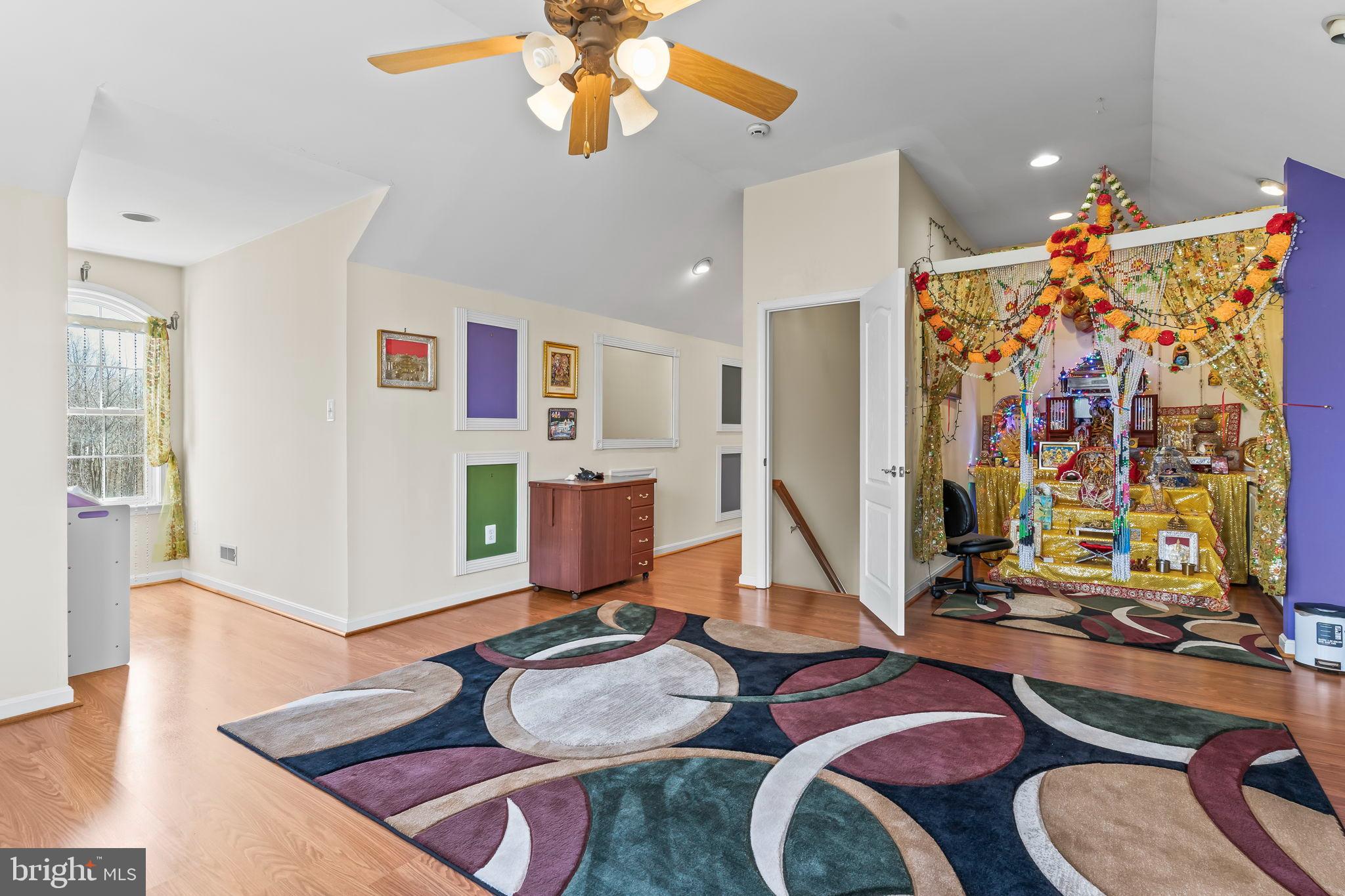 CROSS POINT - Residential