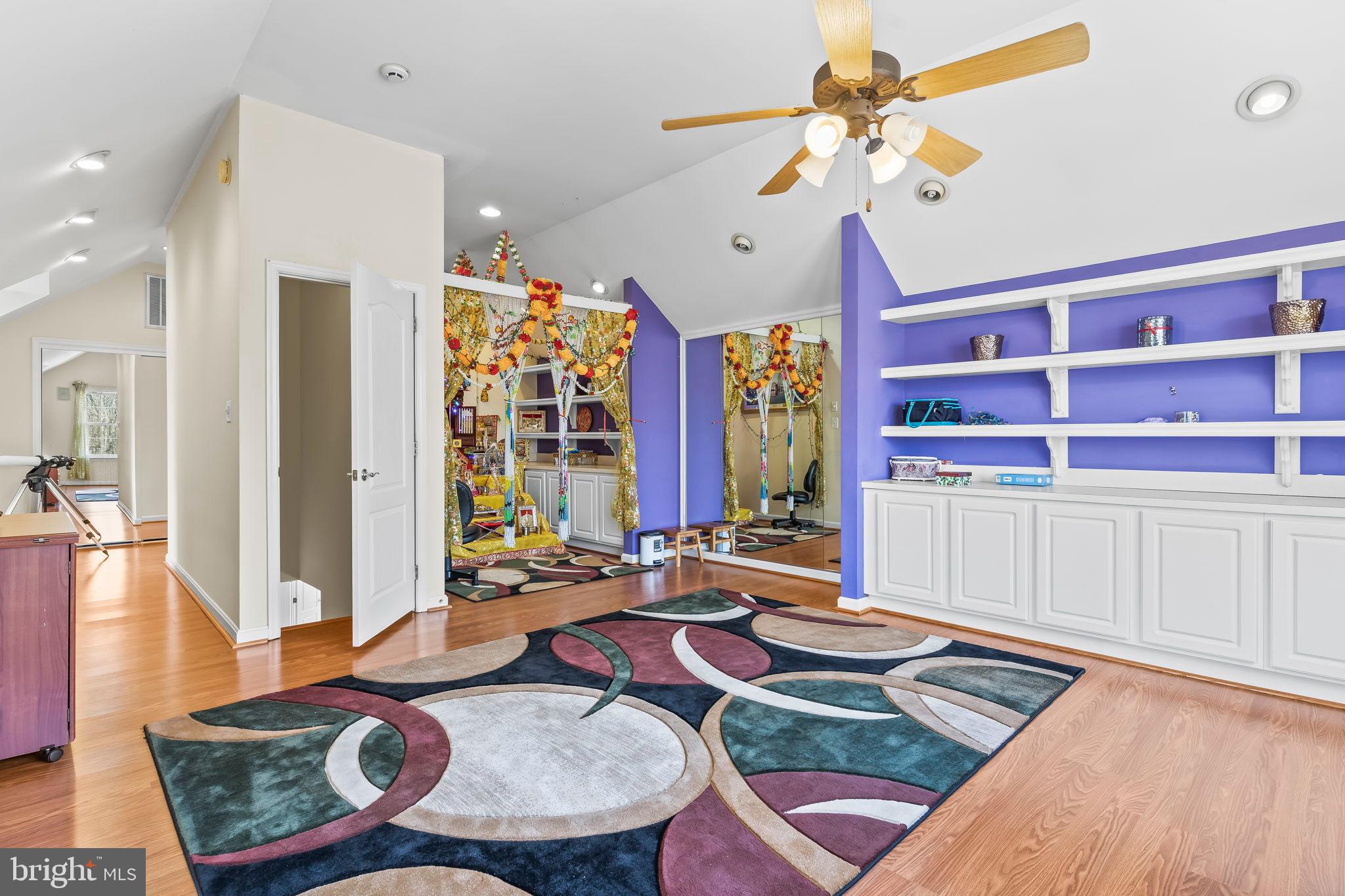 CROSS POINT - Residential