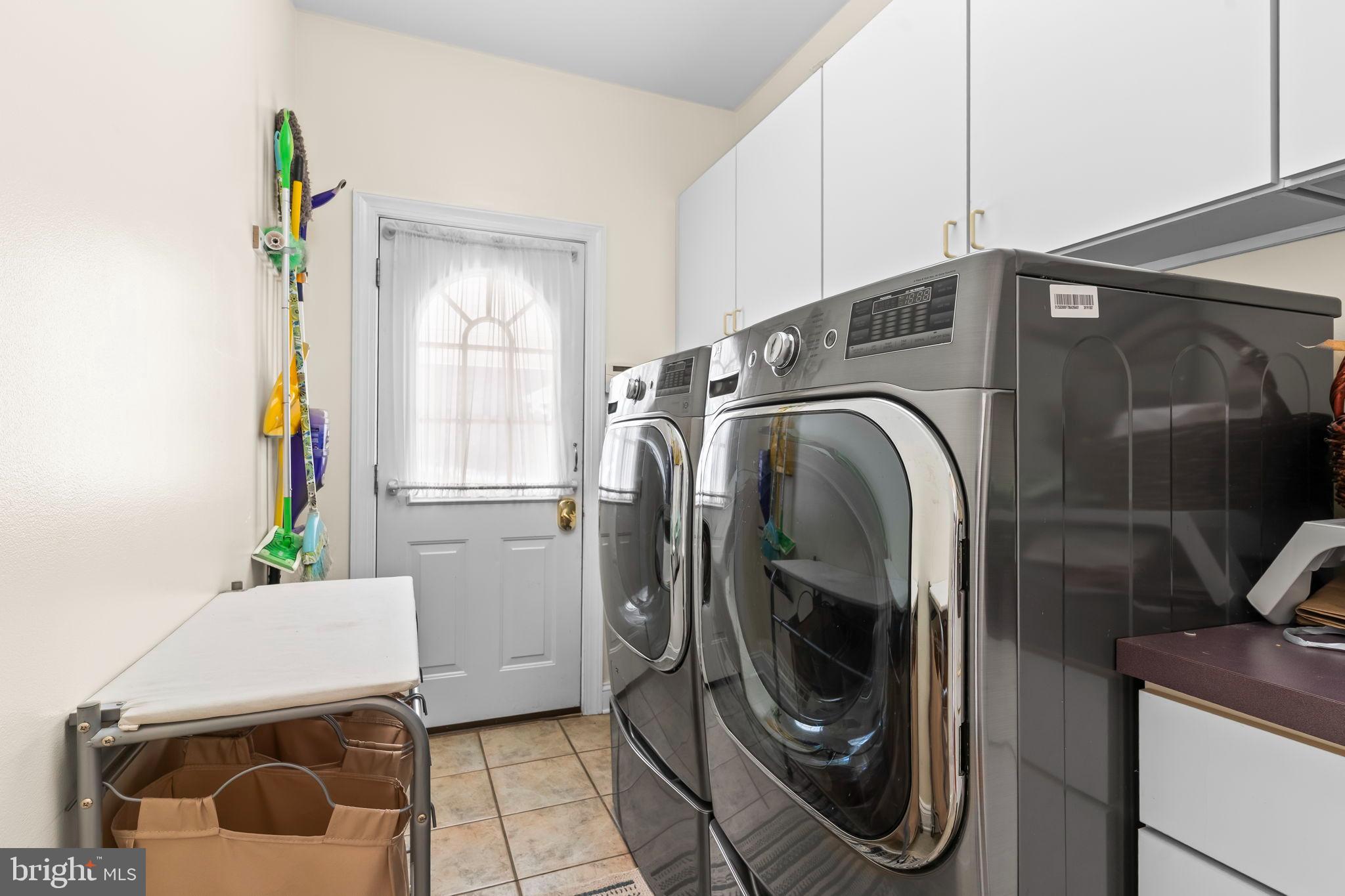 CROSS POINT - Residential