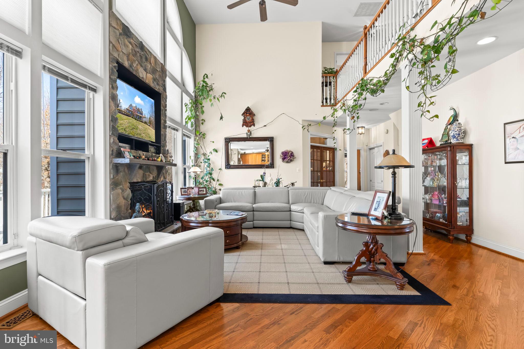 CROSS POINT - Residential