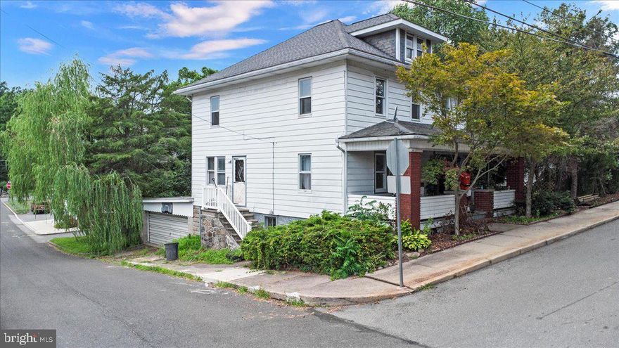 Welcome to 402 N 8th St locate din Bangor PA. This 2,700 sq ft home offers 4-bedrooms, 2.5-baths, a partially finished basement for potential living space and or storage. Seller is motivated, bring ALL offers!!!