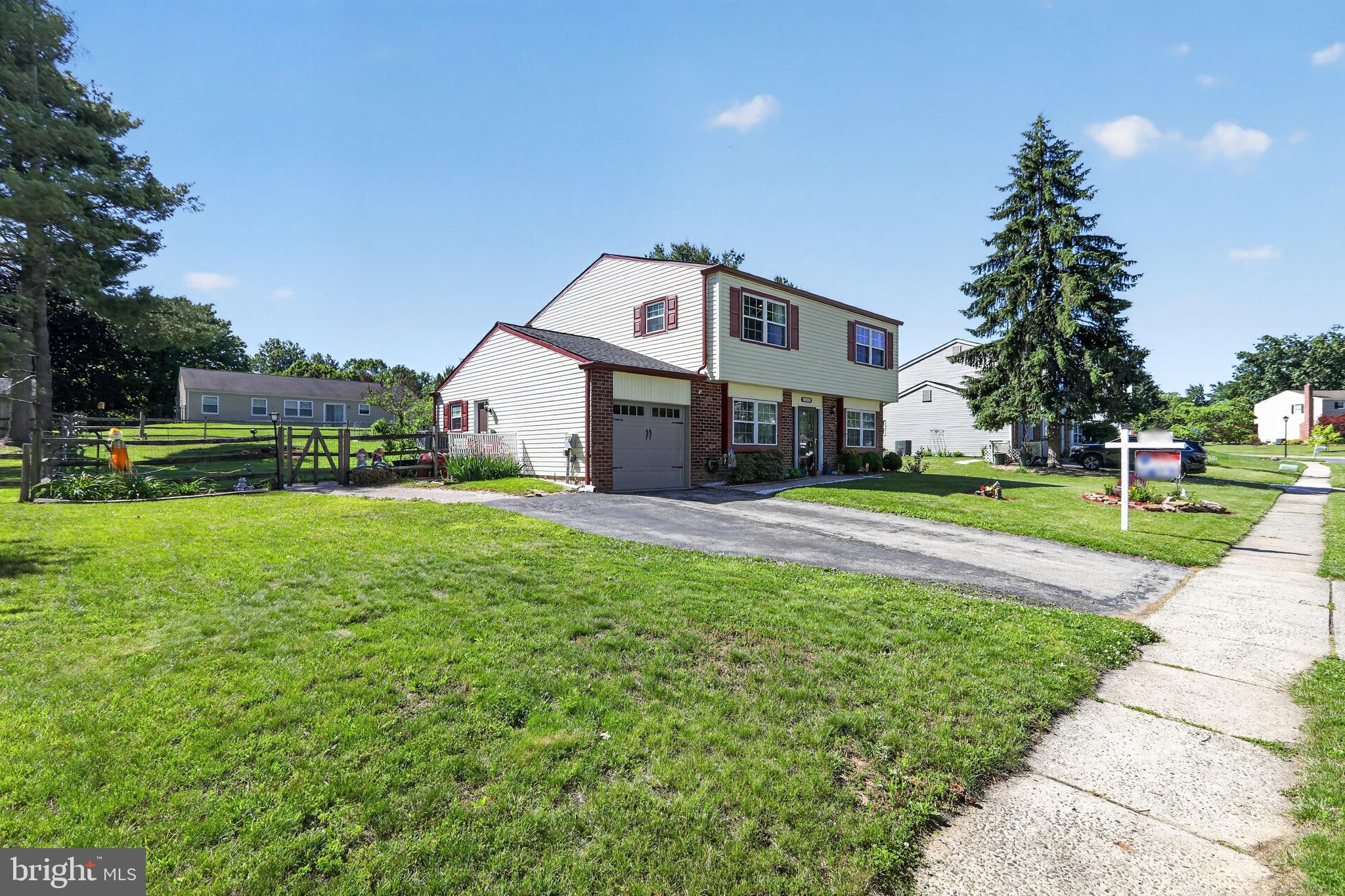 KIMBERLY KNOLL - Residential