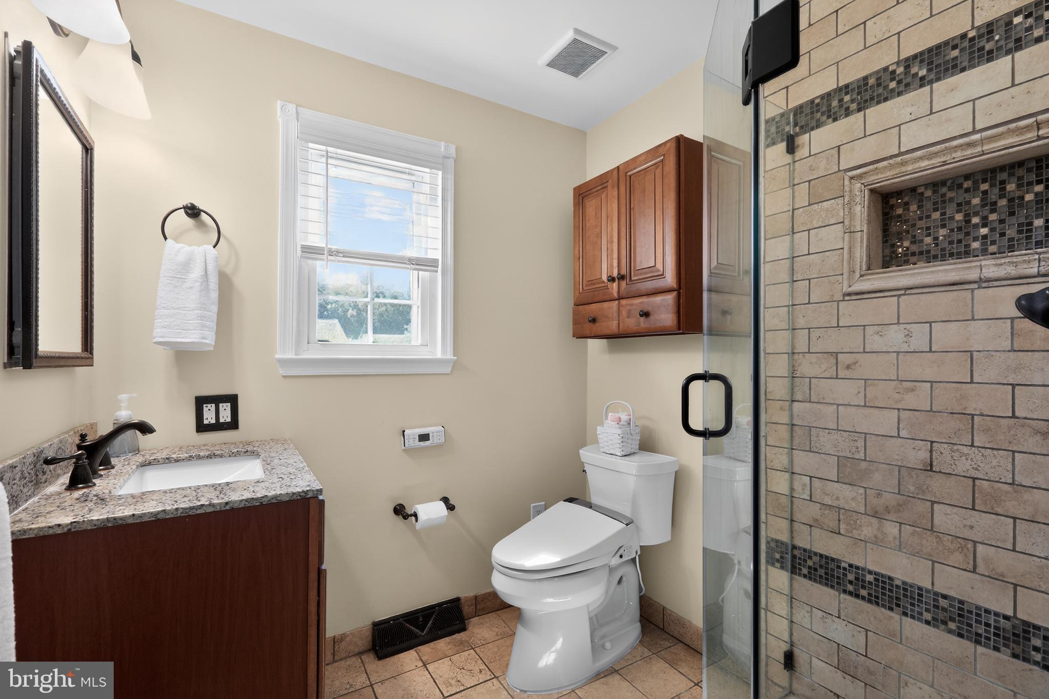 KIMBERLY KNOLL - Residential