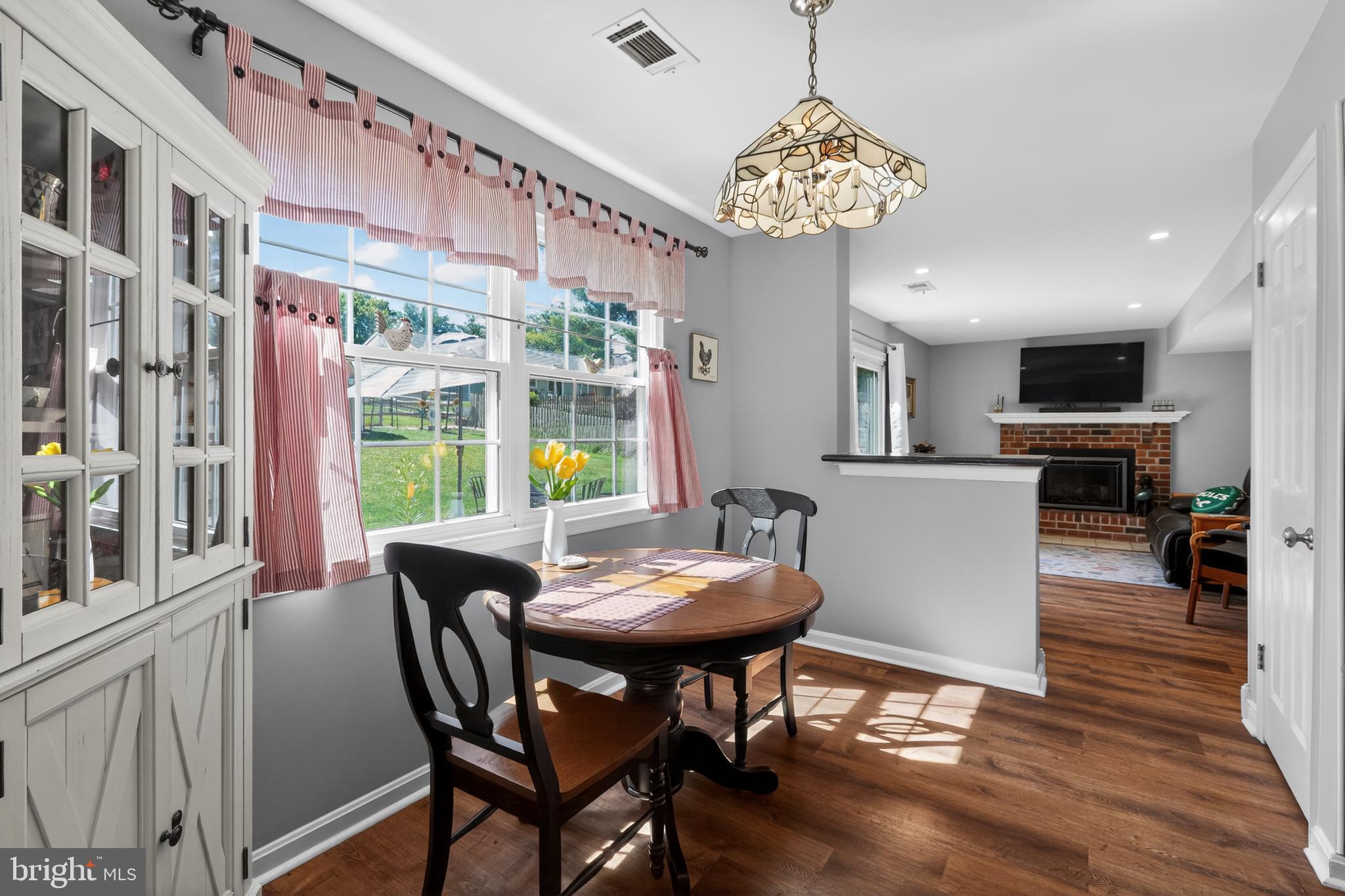 KIMBERLY KNOLL - Residential