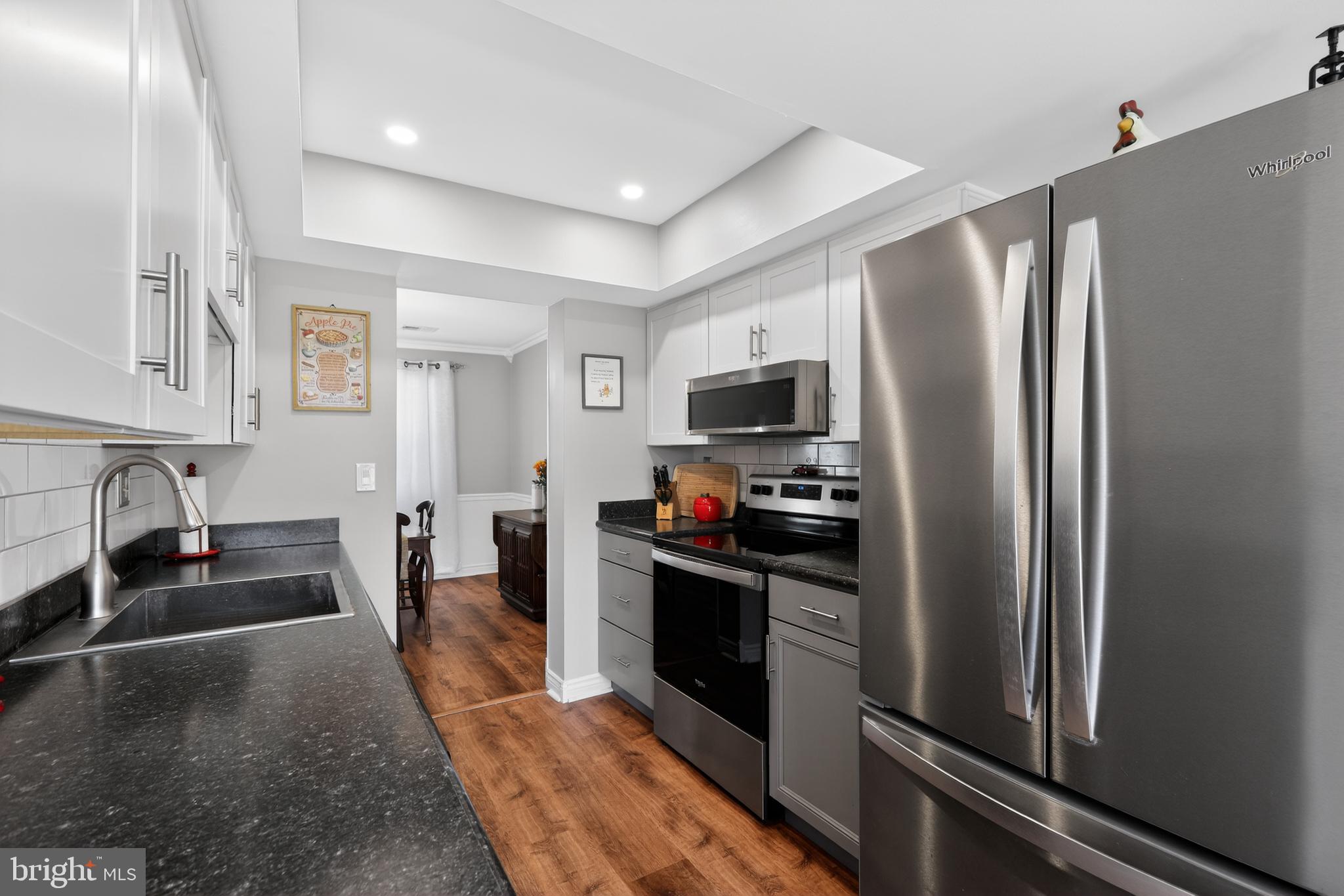 KIMBERLY KNOLL - Residential