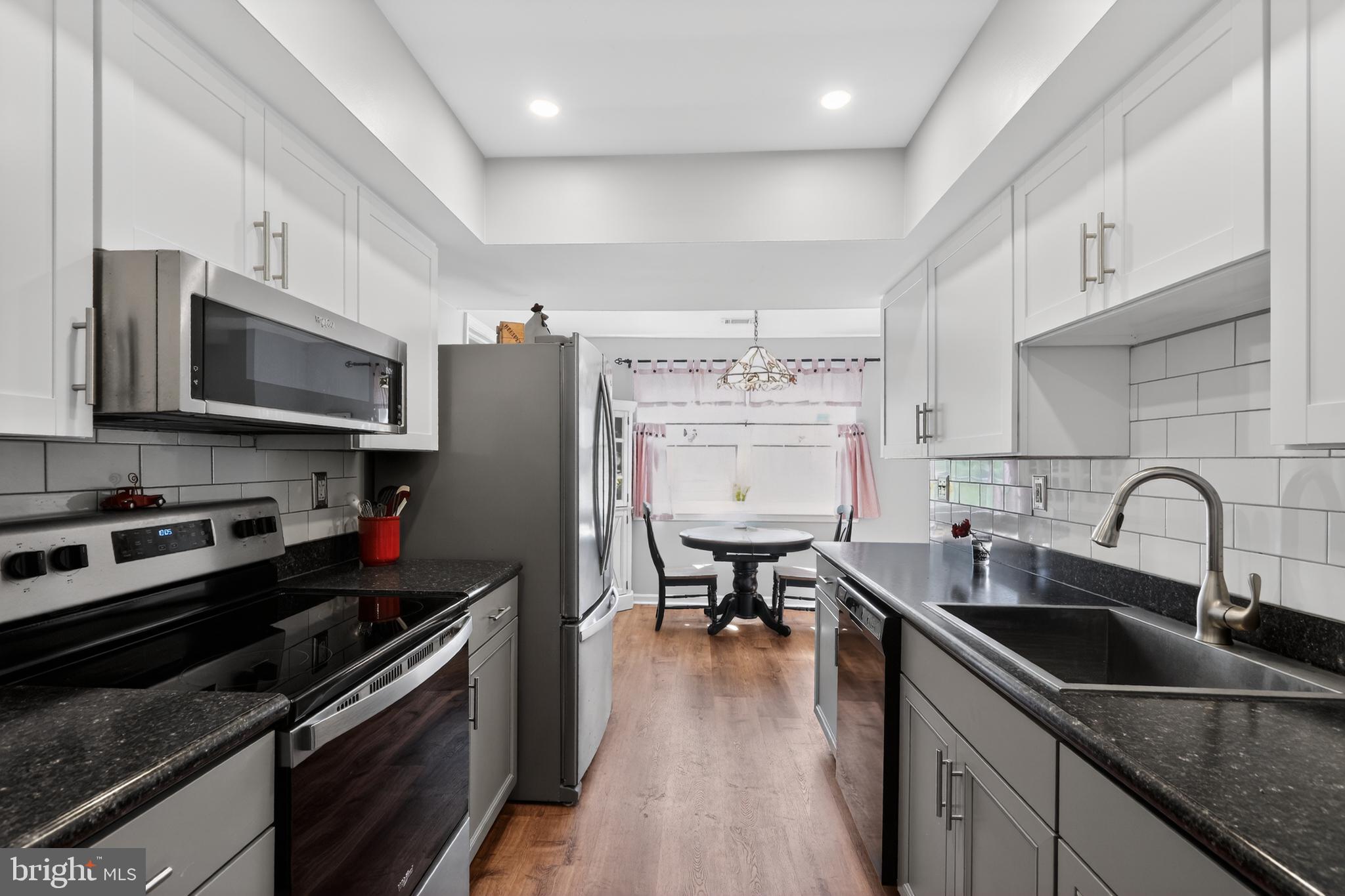 KIMBERLY KNOLL - Residential