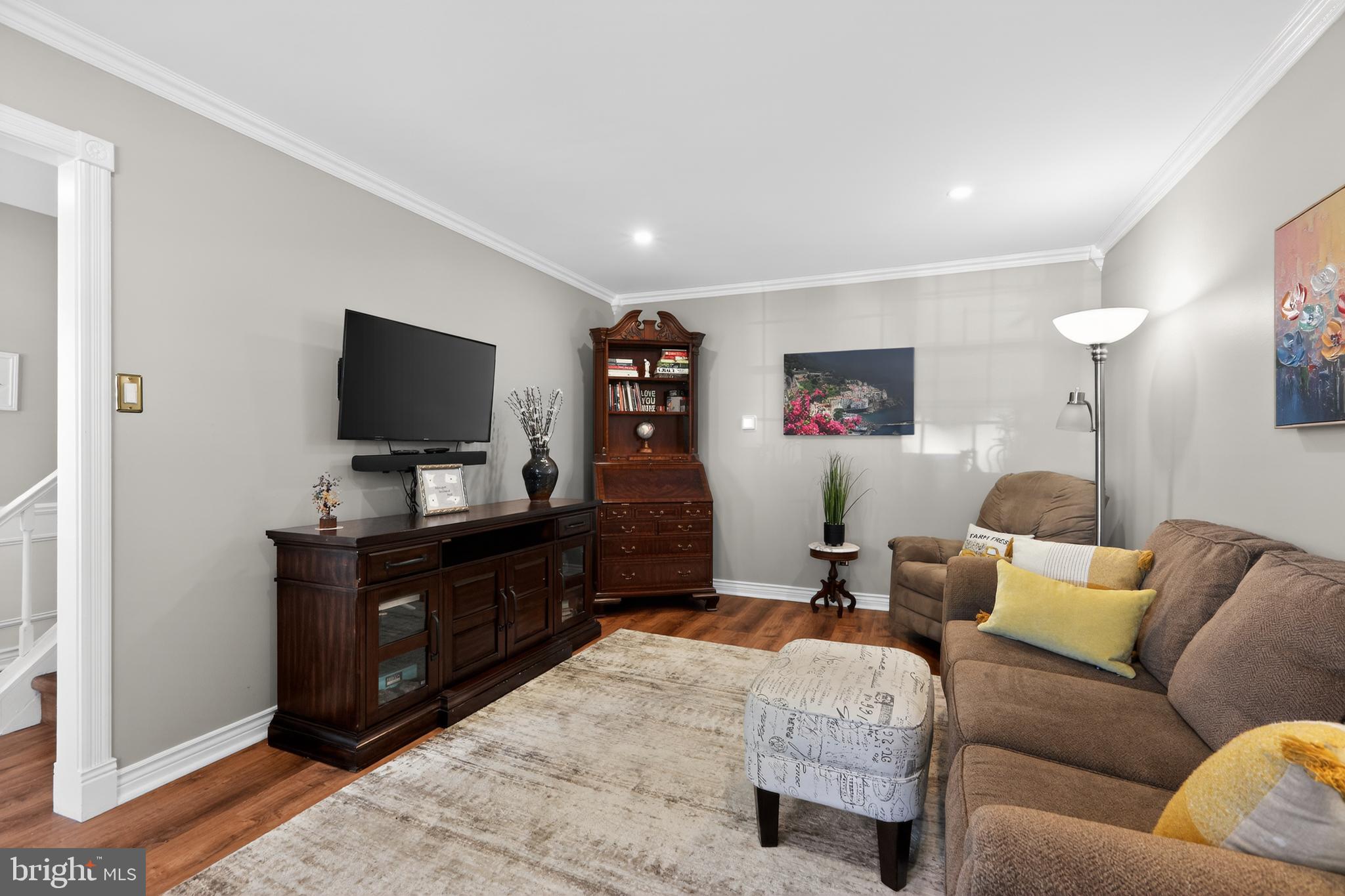 KIMBERLY KNOLL - Residential