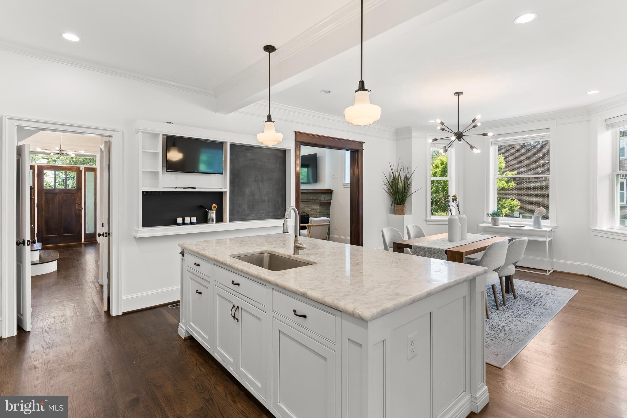 CAPITOL HILL - Residential